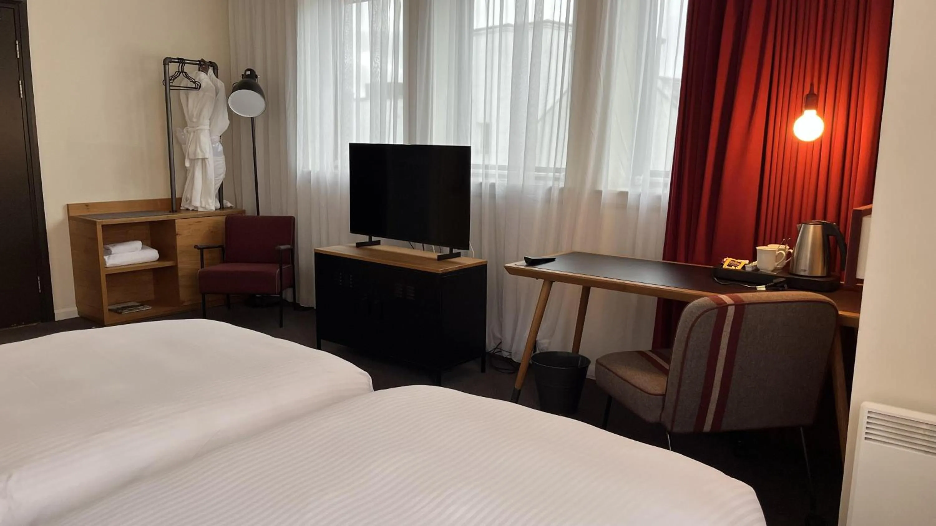 Photo of the whole room, Bed in B&B HOTEL Inverness