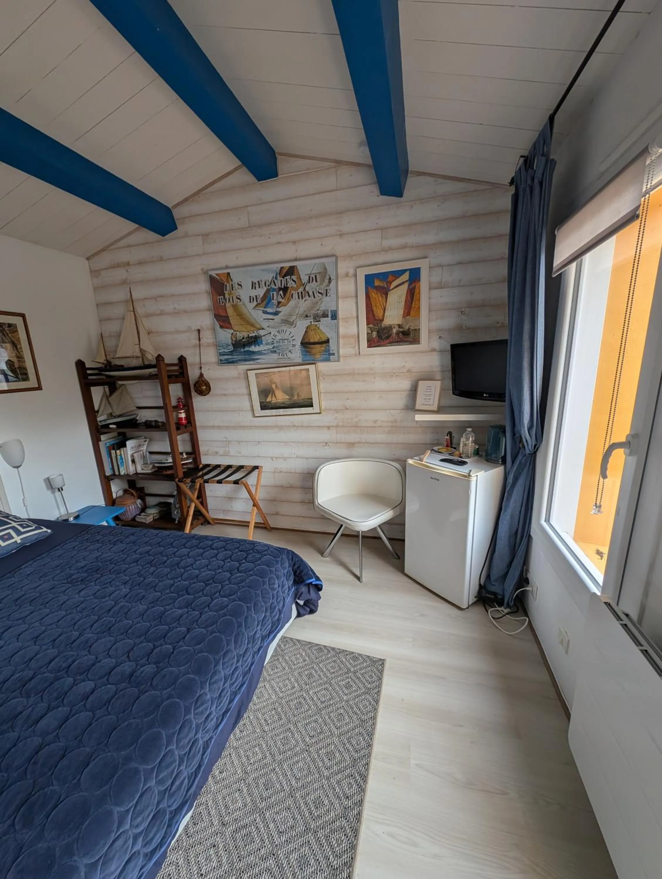 Bed in Les Yeux Bleus Bed & Breakfast