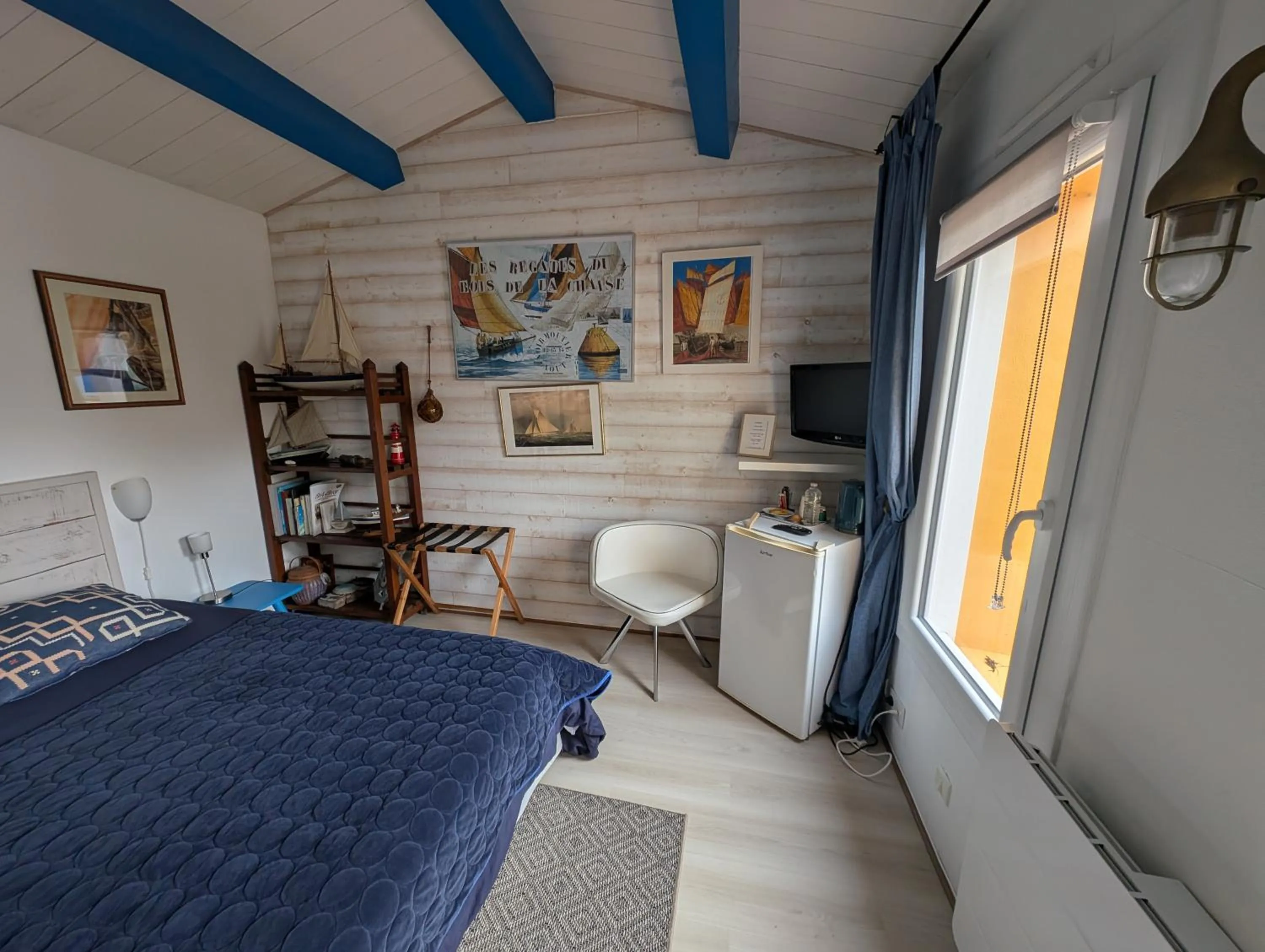 TV and multimedia, Bed in Les Yeux Bleus Bed & Breakfast