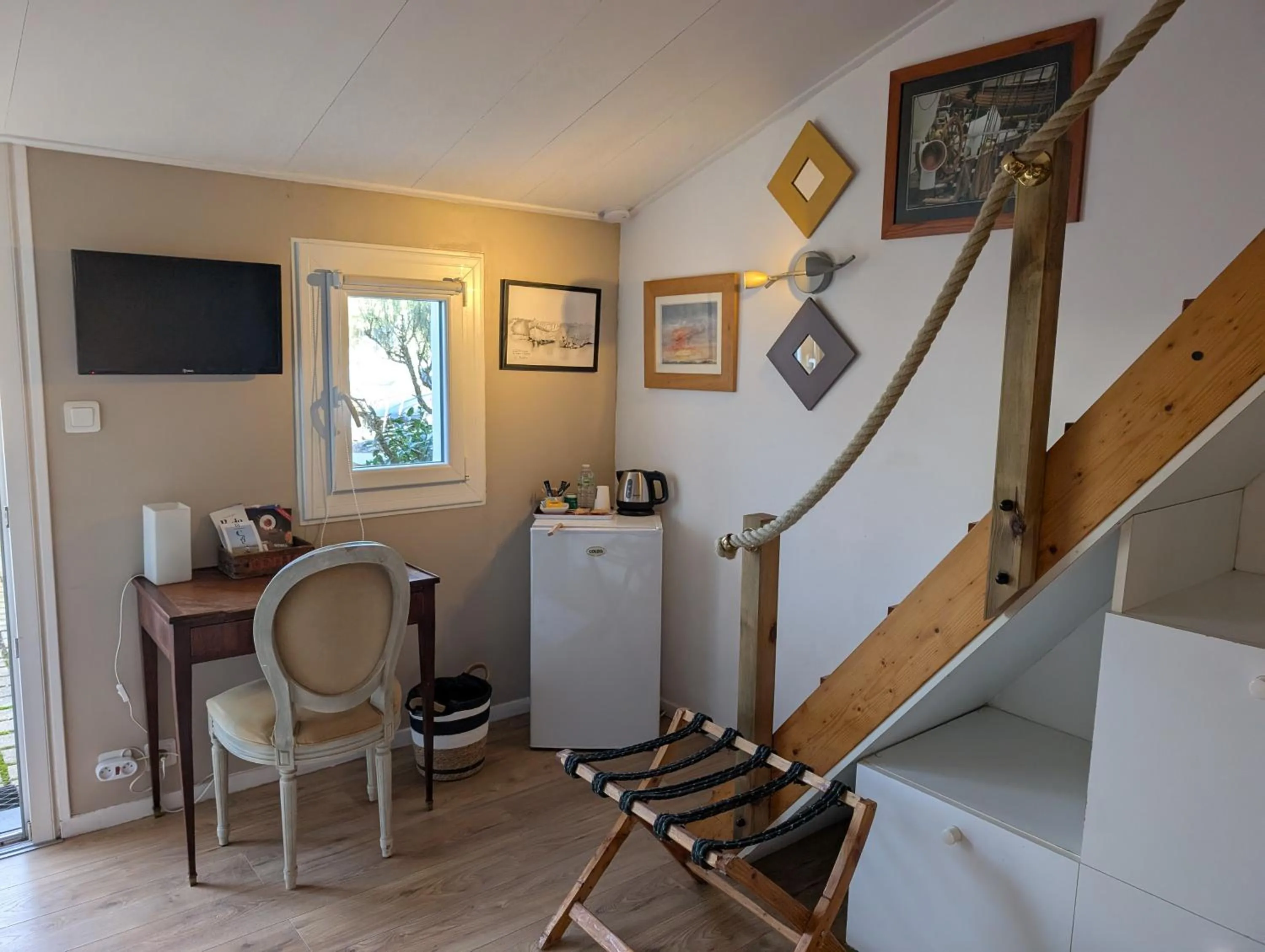 TV and multimedia in Les Yeux Bleus Bed & Breakfast