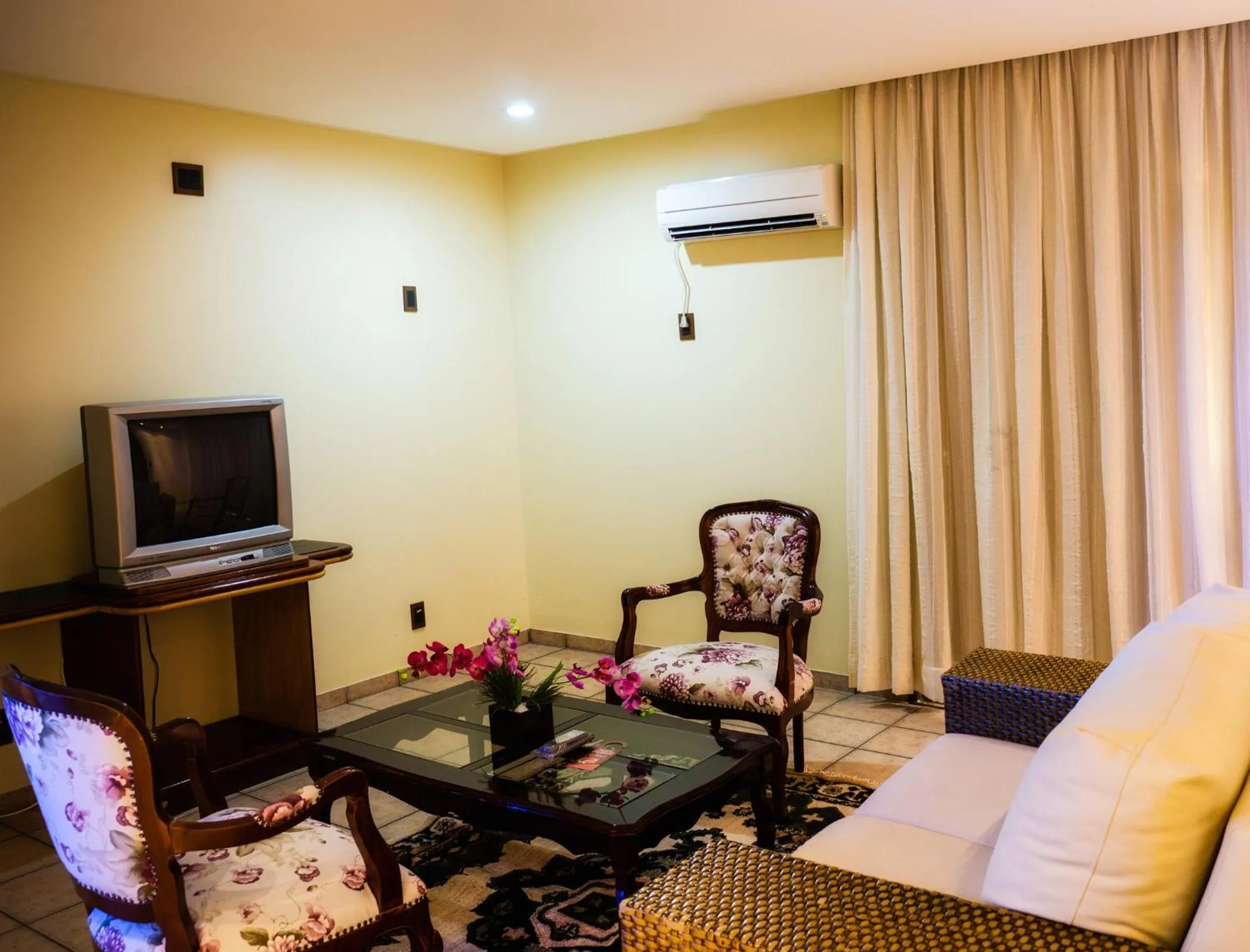 Living room in Pousada dos Girassóis