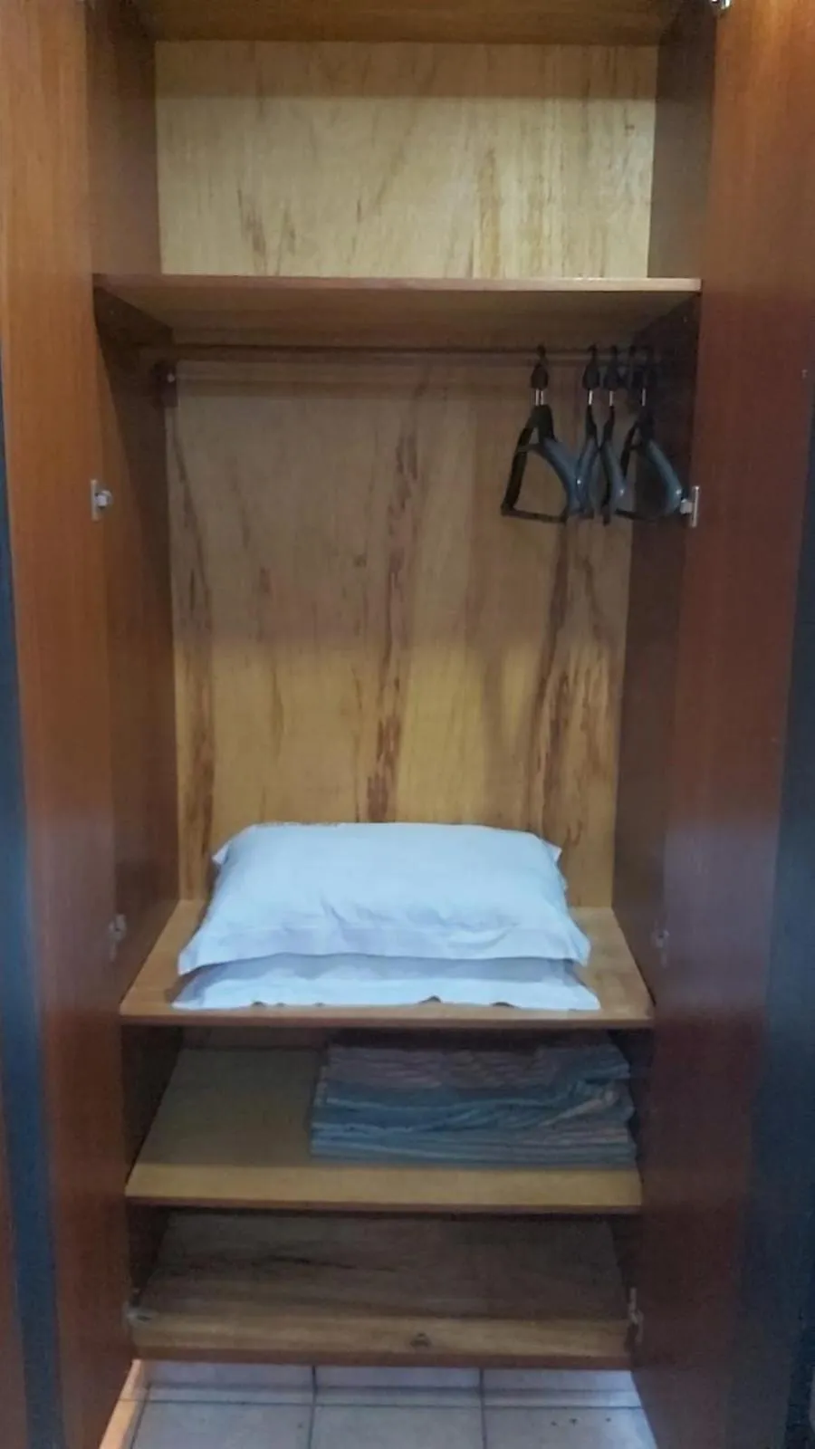 microwave in Pousada dos Girassóis