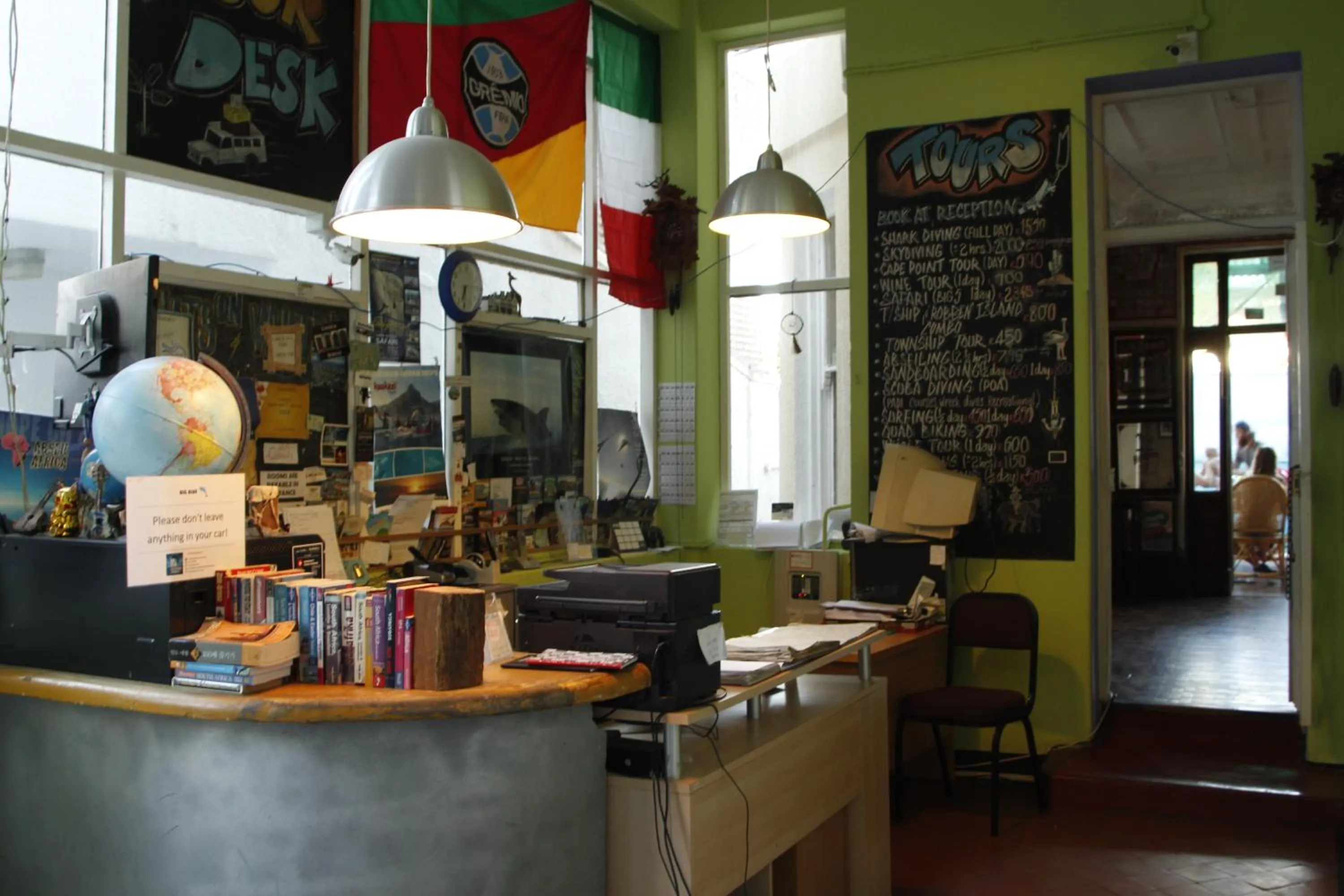 Lobby or reception in Big Blue Backpackers