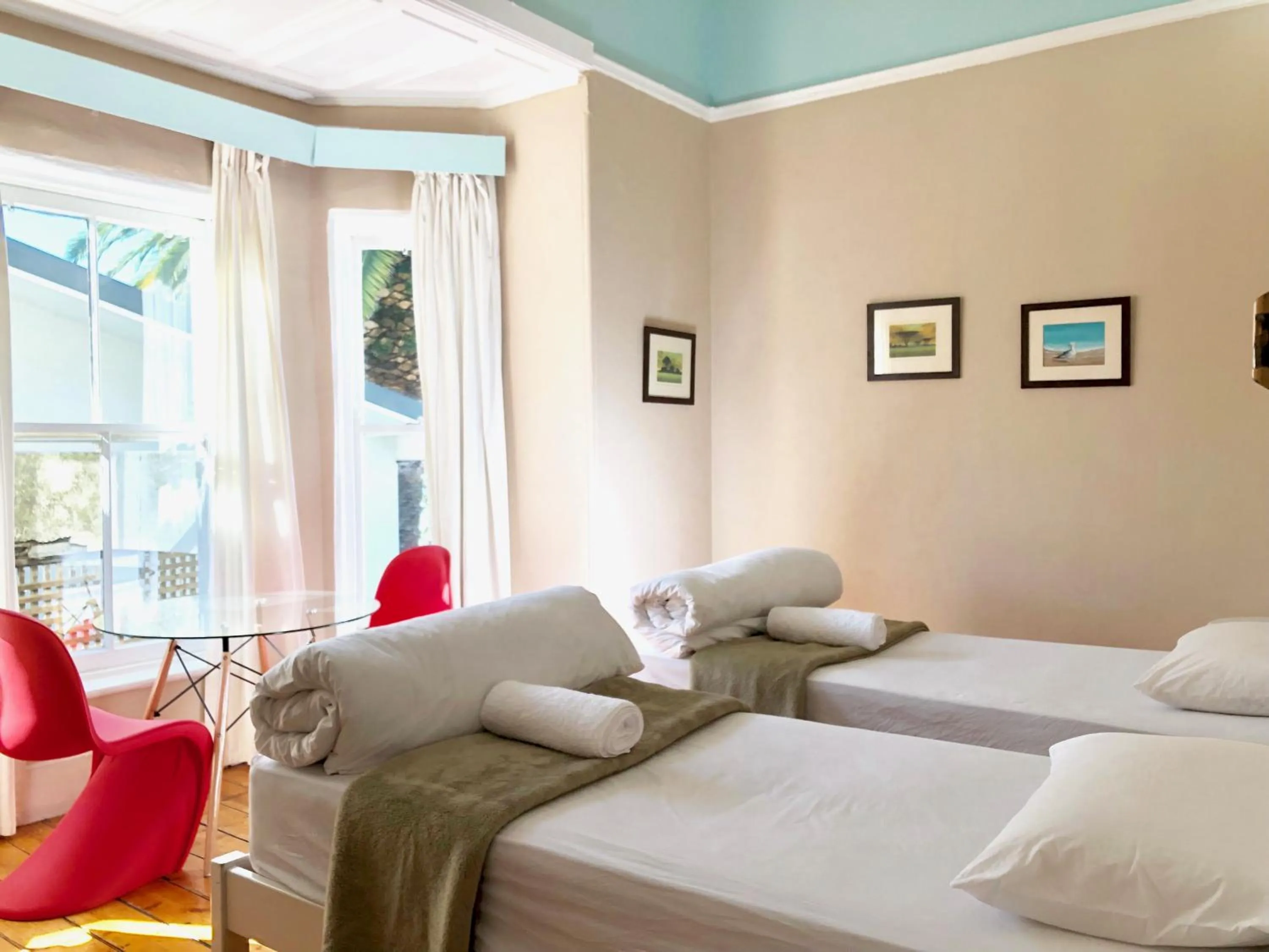 Bedroom, Bed in Big Blue Backpackers