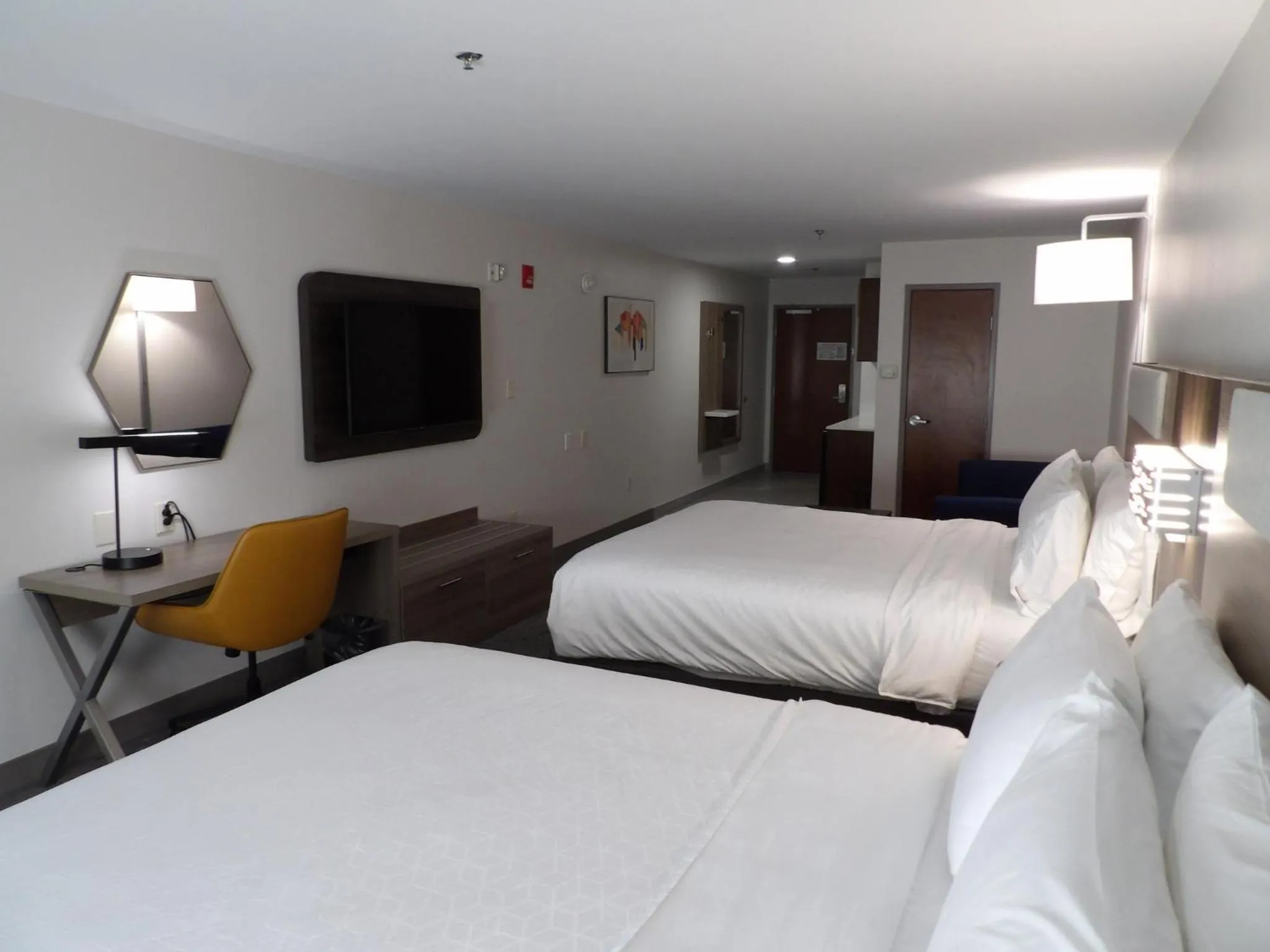 Photo of the whole room, Bed in Holiday Inn Express & Suites - Huntsville Airport by IHG