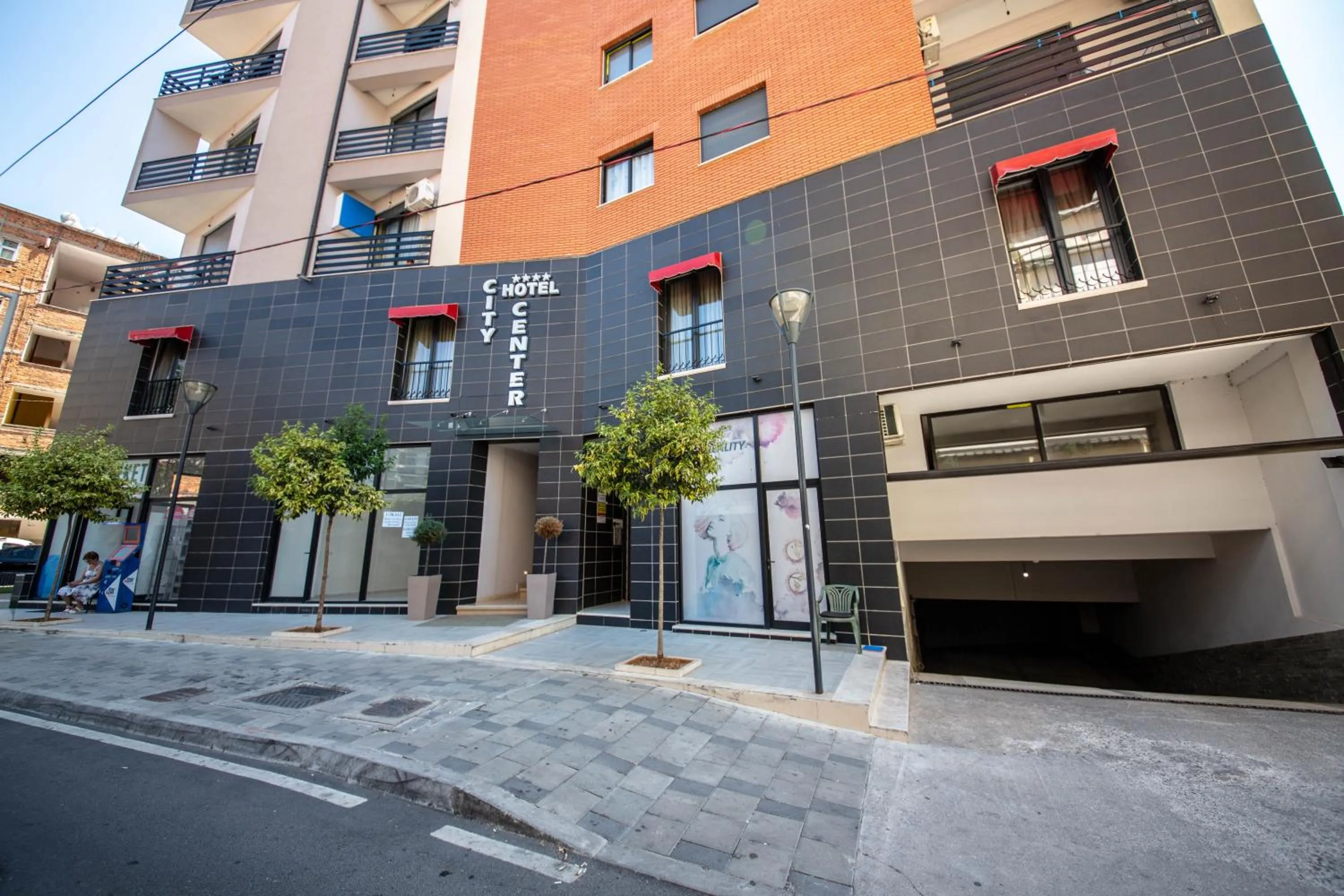 Facade/entrance in City Center Hotel