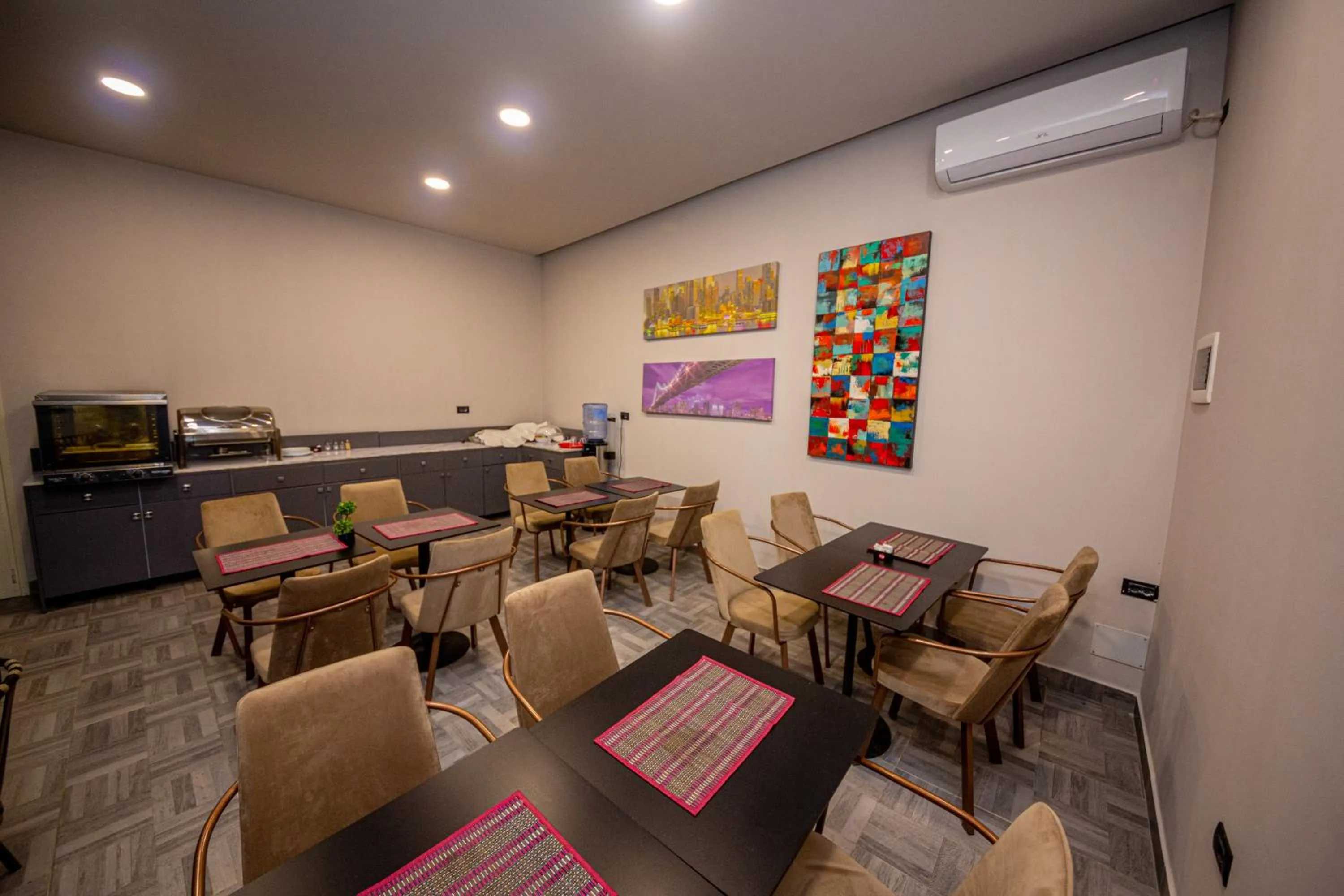 Breakfast in City Center Hotel