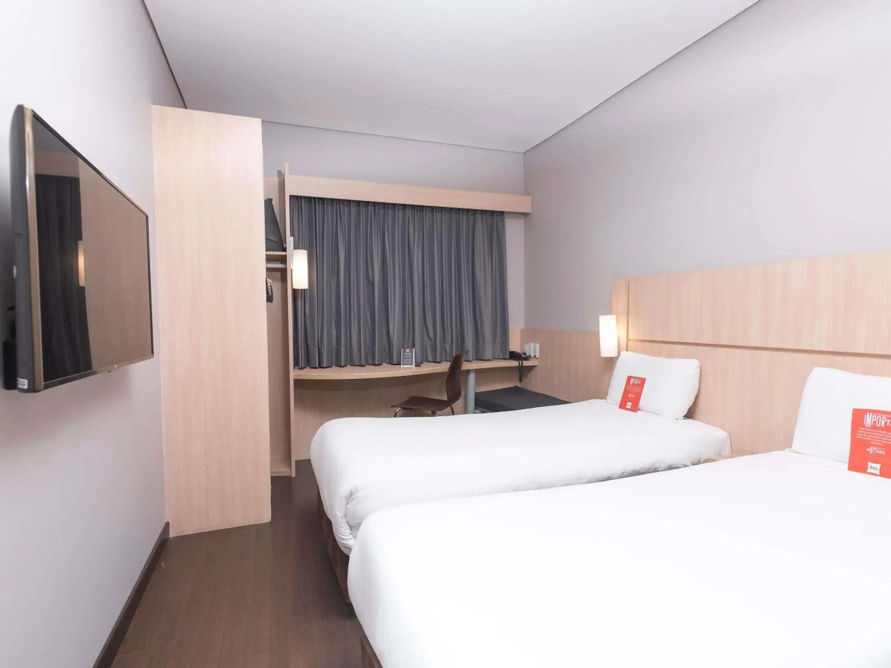 Bedroom, Bed in ibis Medellin Bedroom, Bed in ibis Medellin