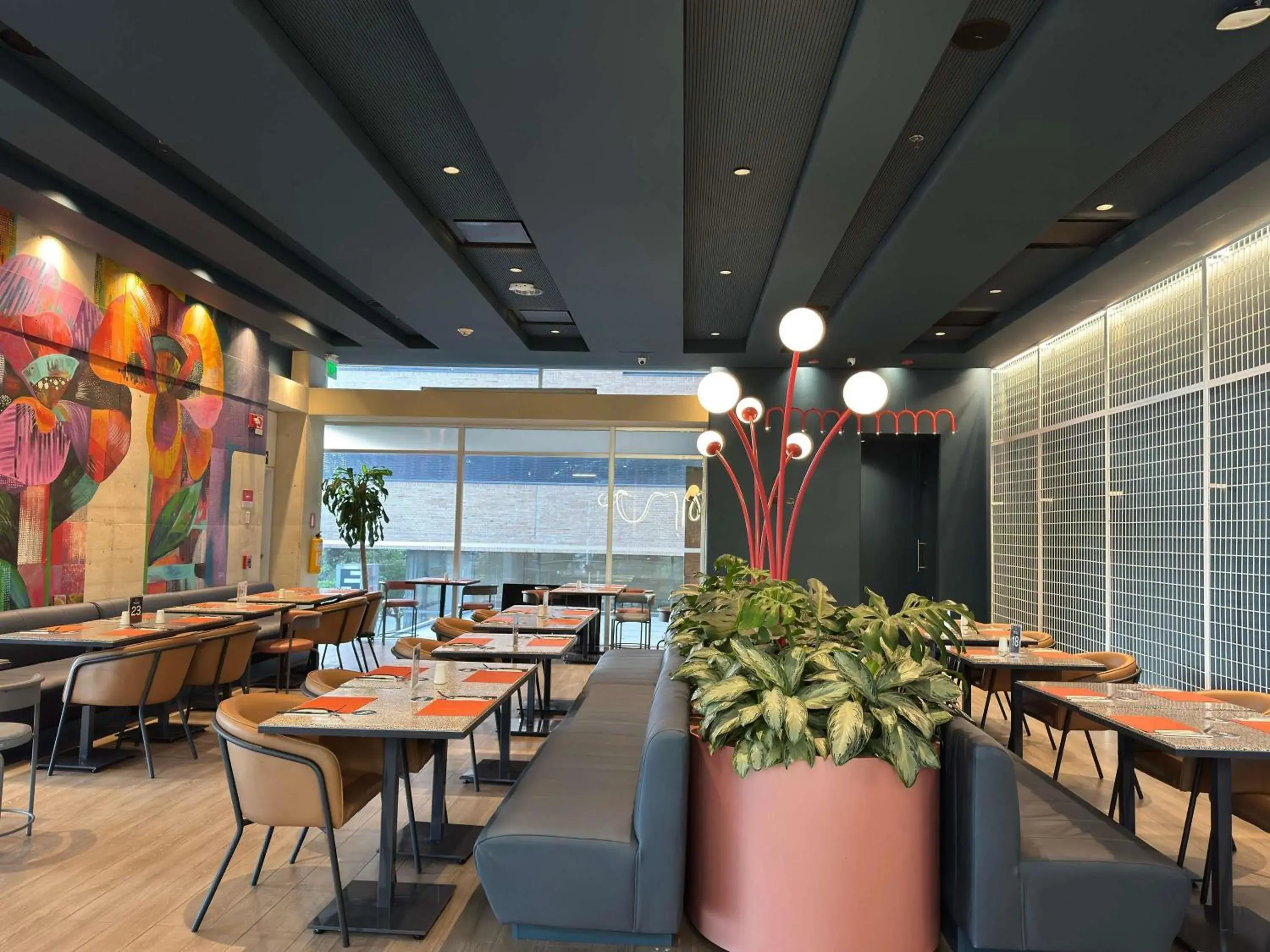 Restaurant/places to eat in ibis Medellin Restaurant/places to eat in ibis Medellin