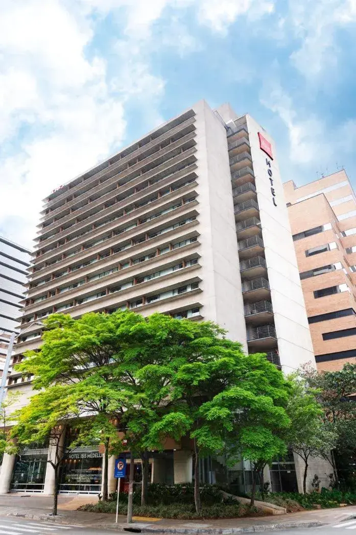 Property building in ibis Medellin Property building in ibis Medellin