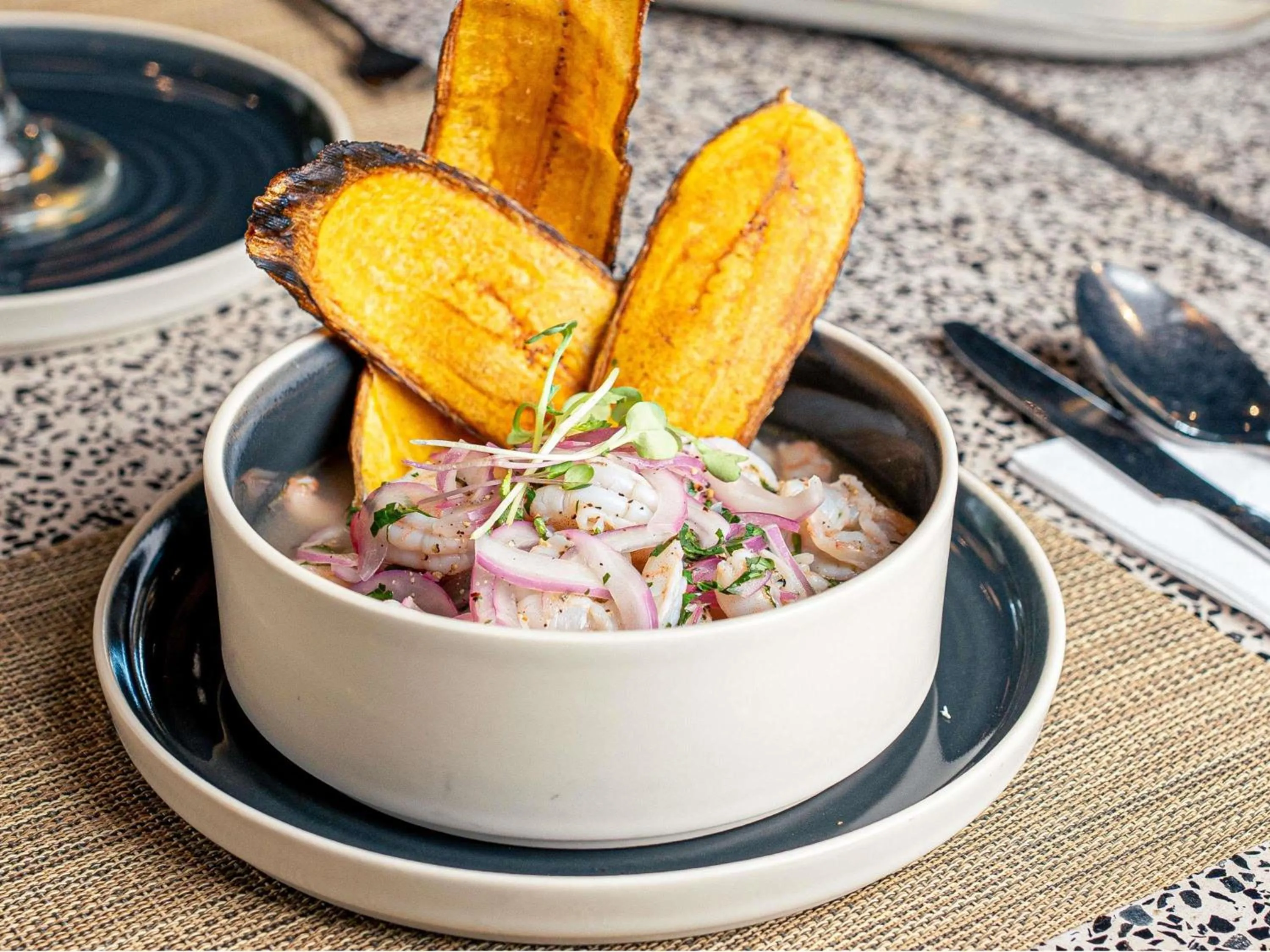 Restaurant/places to eat in ibis Medellin