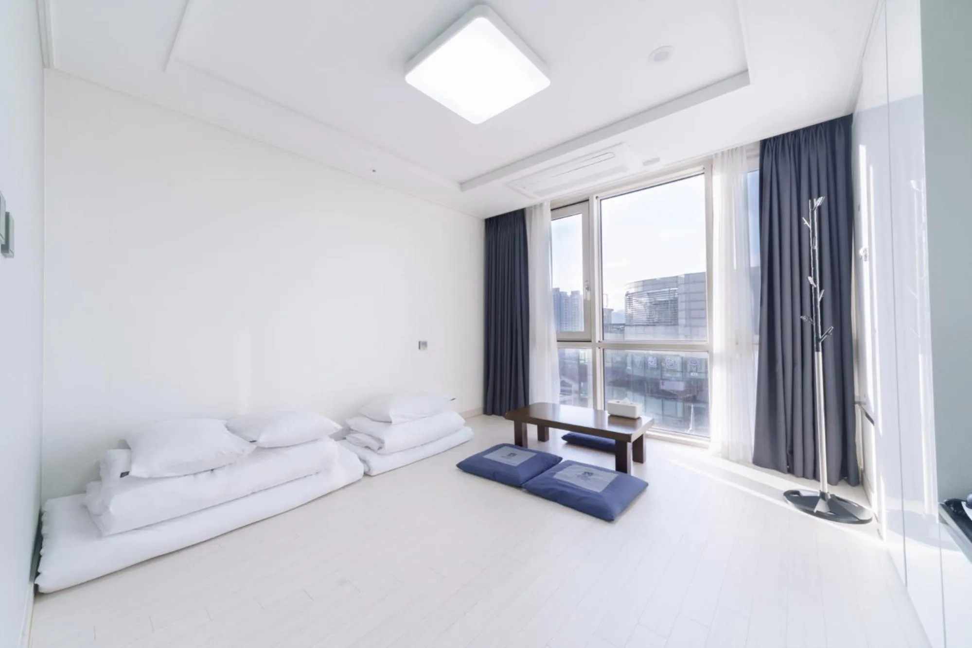 Photo of the whole room, Bed in The Venezia Suite Hotel