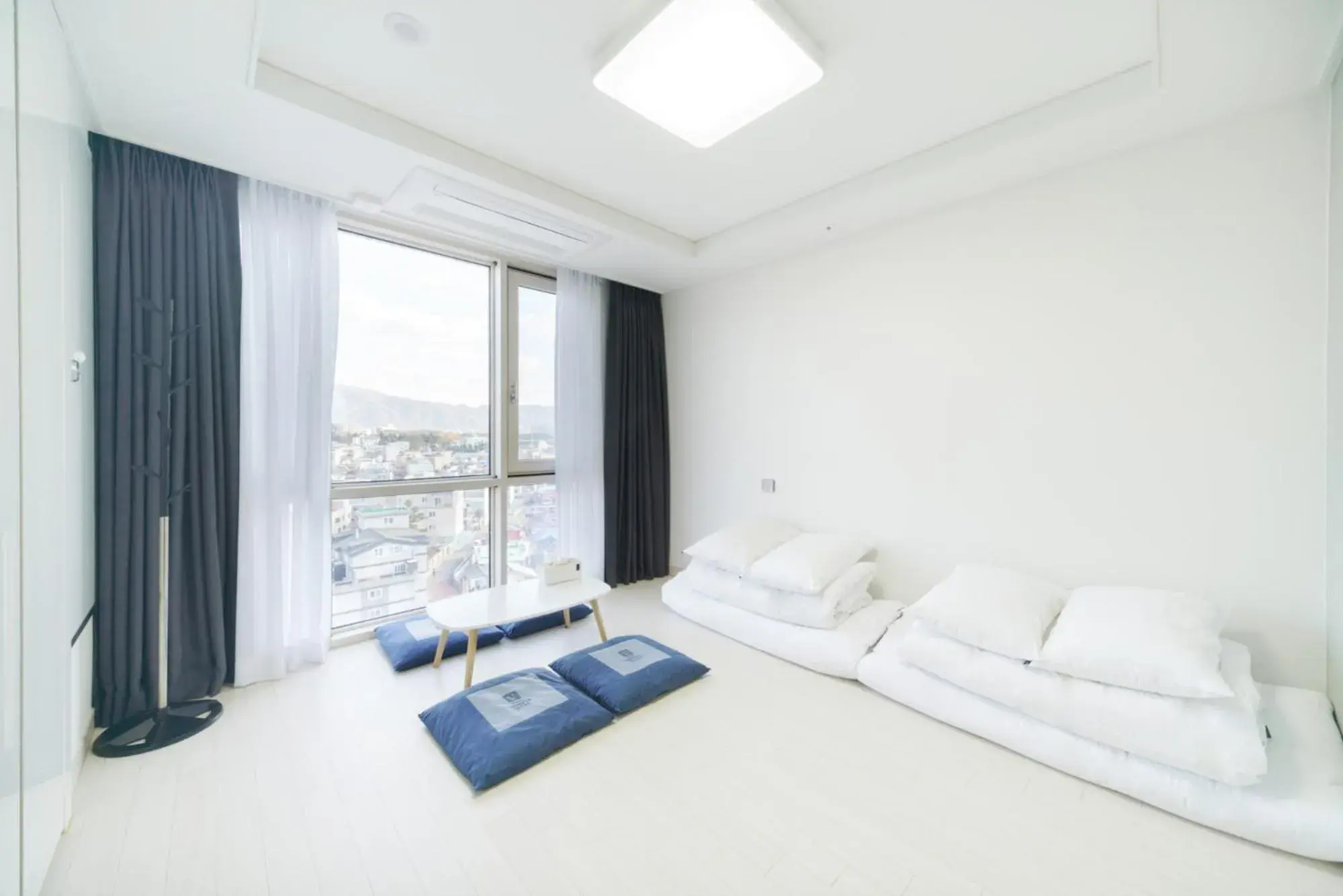 Living room, Bed in The Venezia Suite Hotel Living room, Bed in The Venezia Suite Hotel