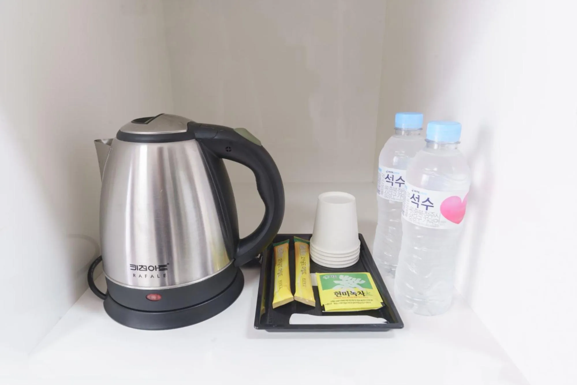 Coffee/tea facilities in The Venezia Suite Hotel