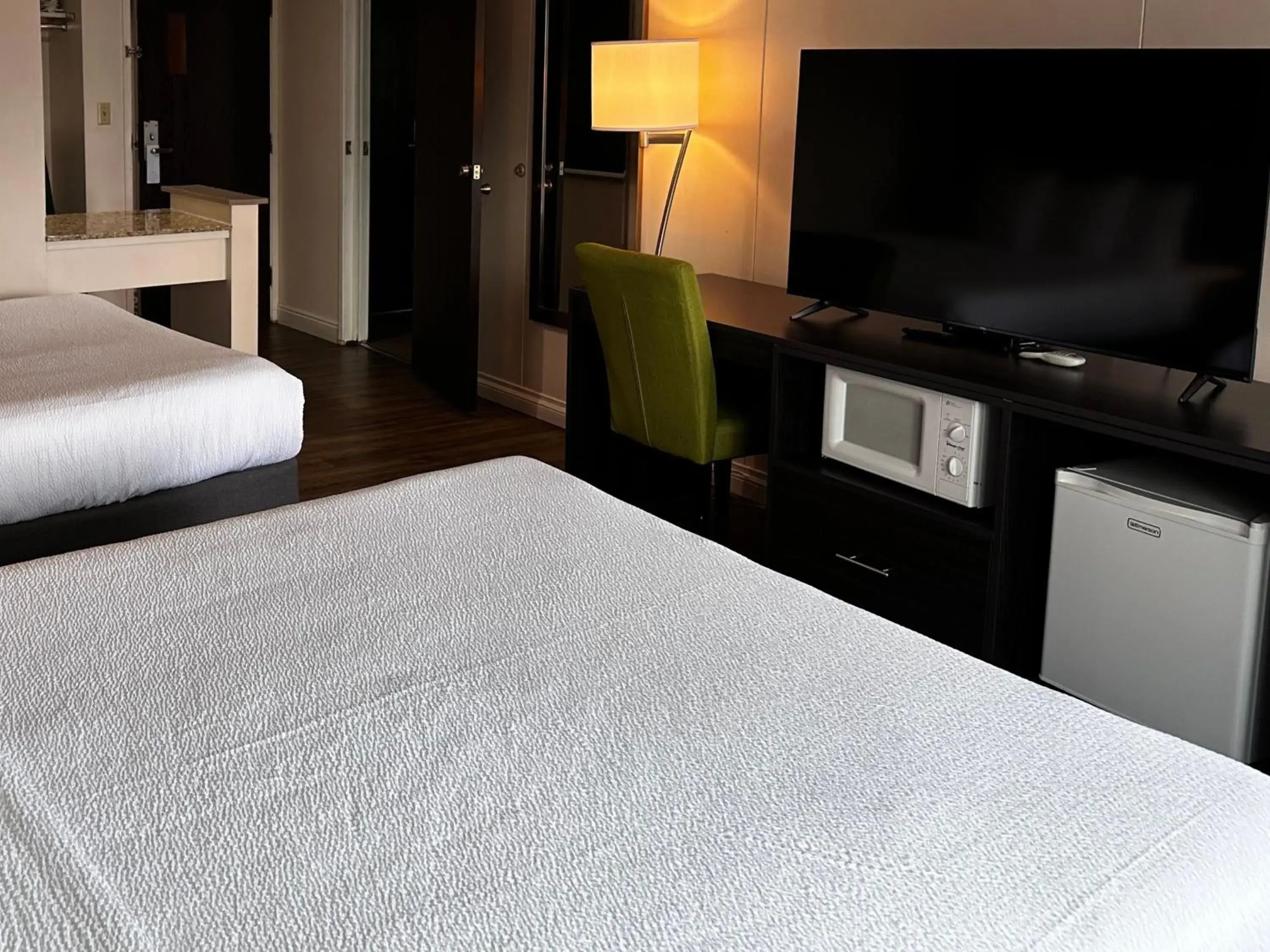 Quadruple Room with Balcony in Rocky Mountain Hotel & Conference Center Quadruple Room with Balcony in Rocky Mountain Hotel & Conference Center