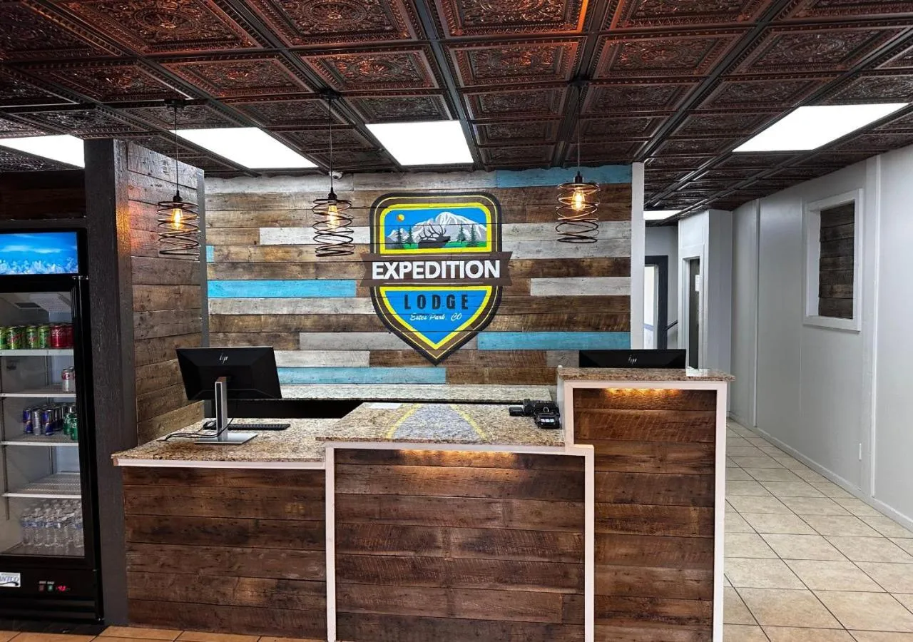 Lobby or reception in Expedition Lodge Estes Park at Rocky Mtn National Park