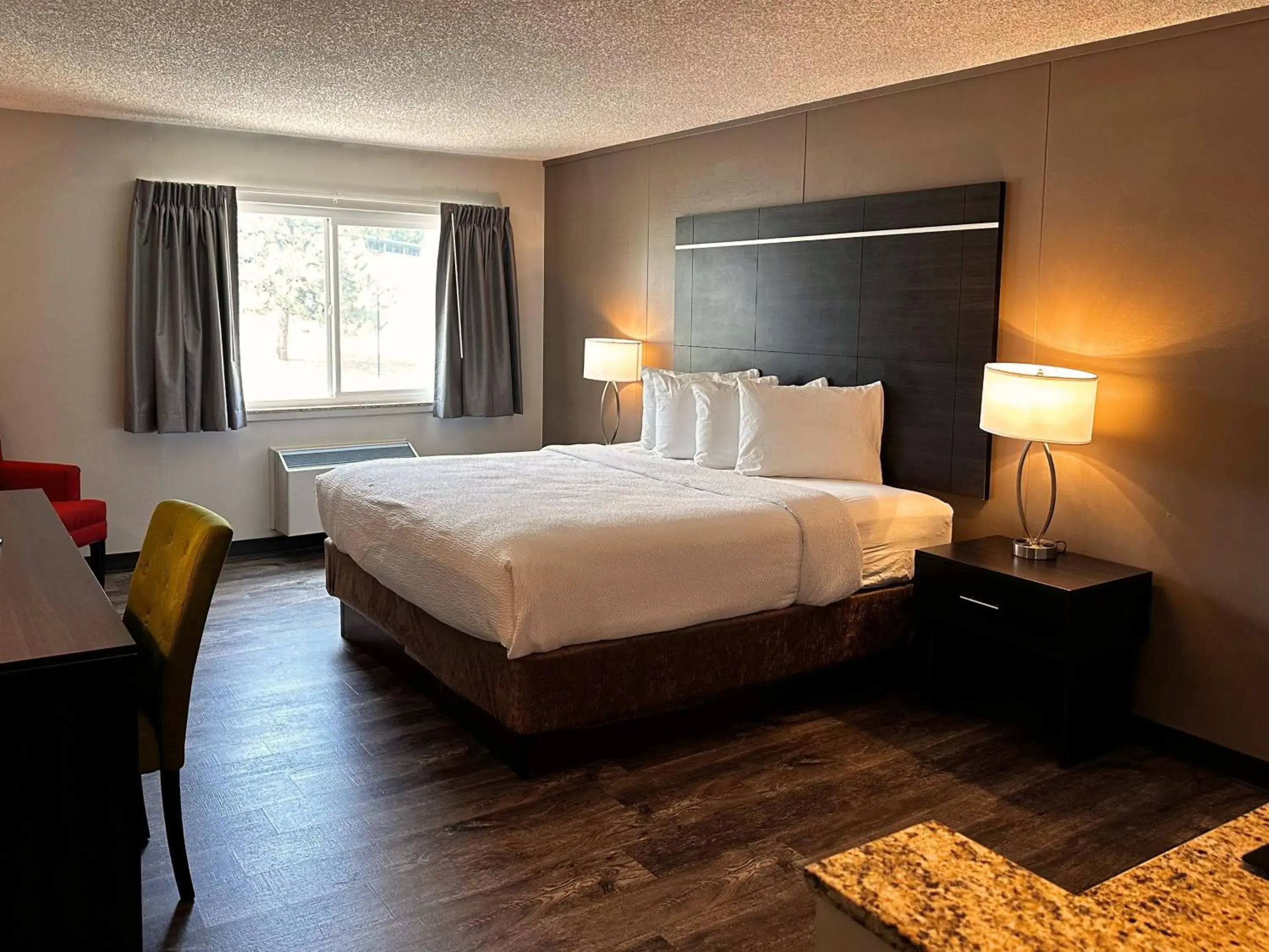 King Room in Rocky Mountain Hotel & Conference Center King Room in Rocky Mountain Hotel & Conference Center