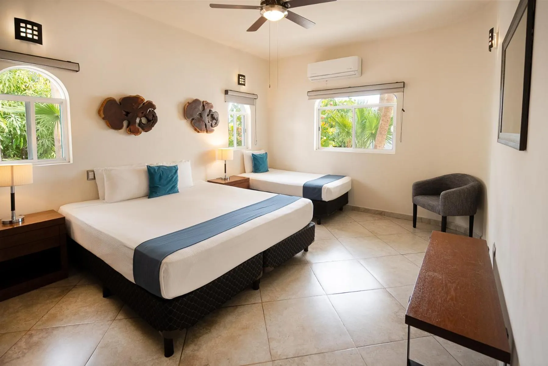 Bed in Hotel & Suites El Moro