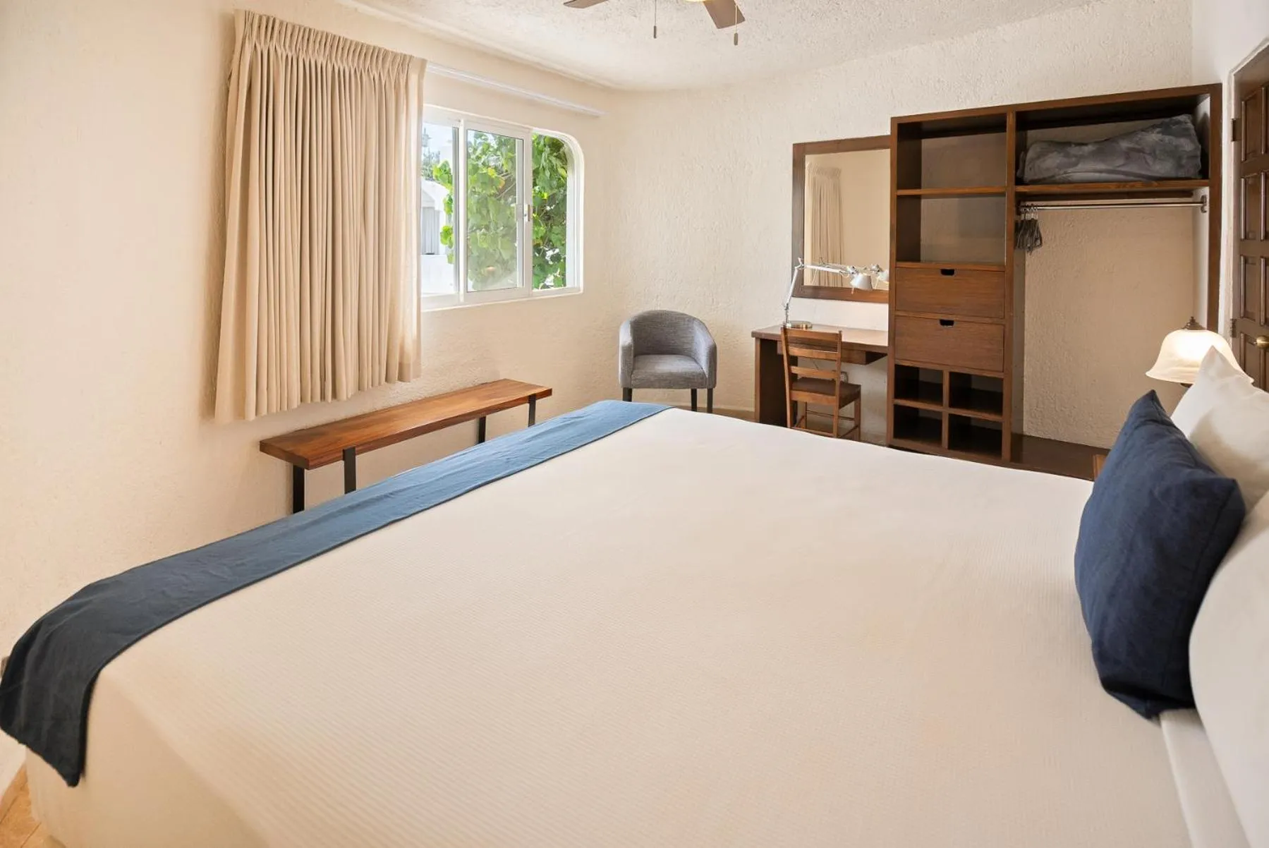 Bed in Hotel & Suites El Moro