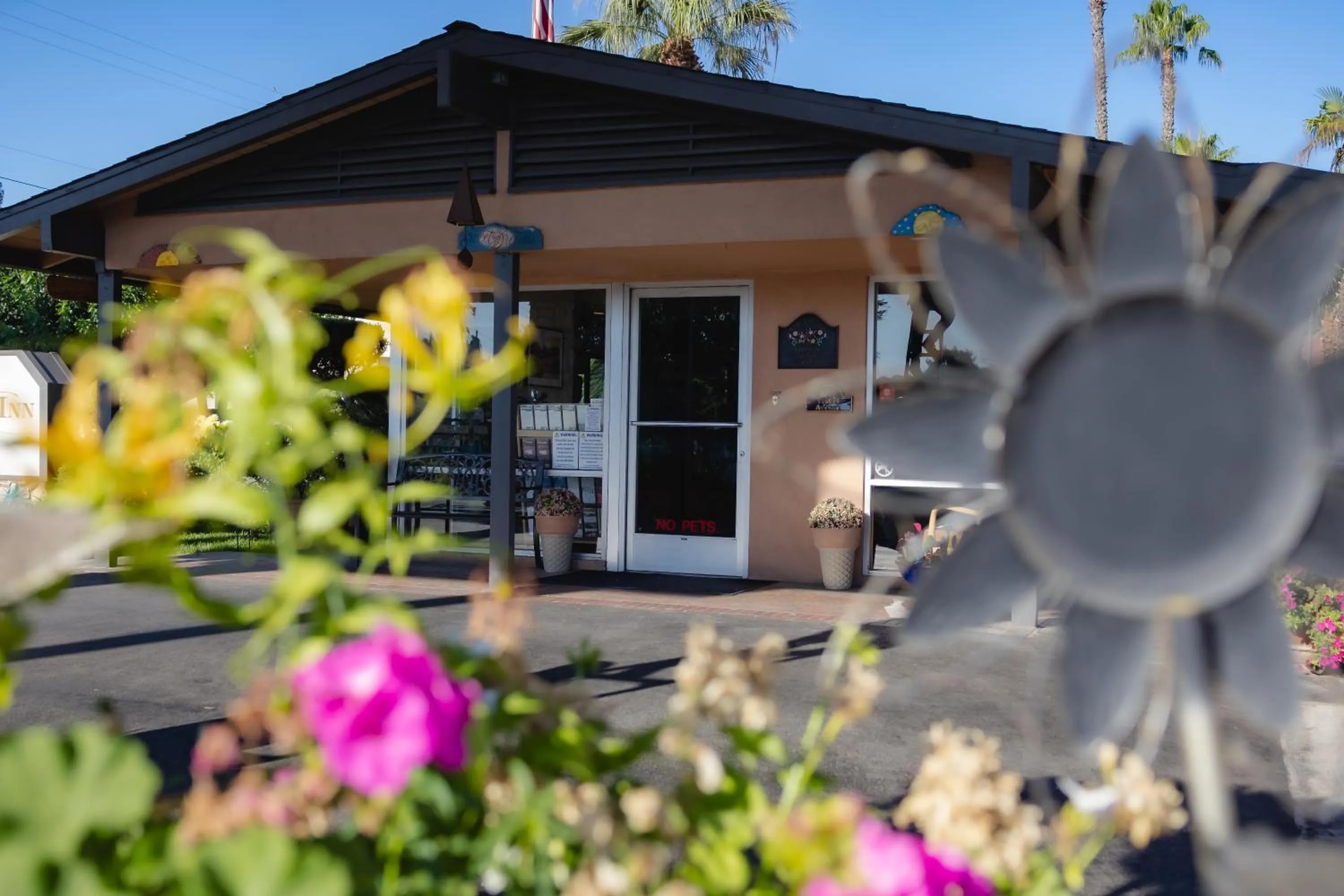 Property building in Adelaide Inn