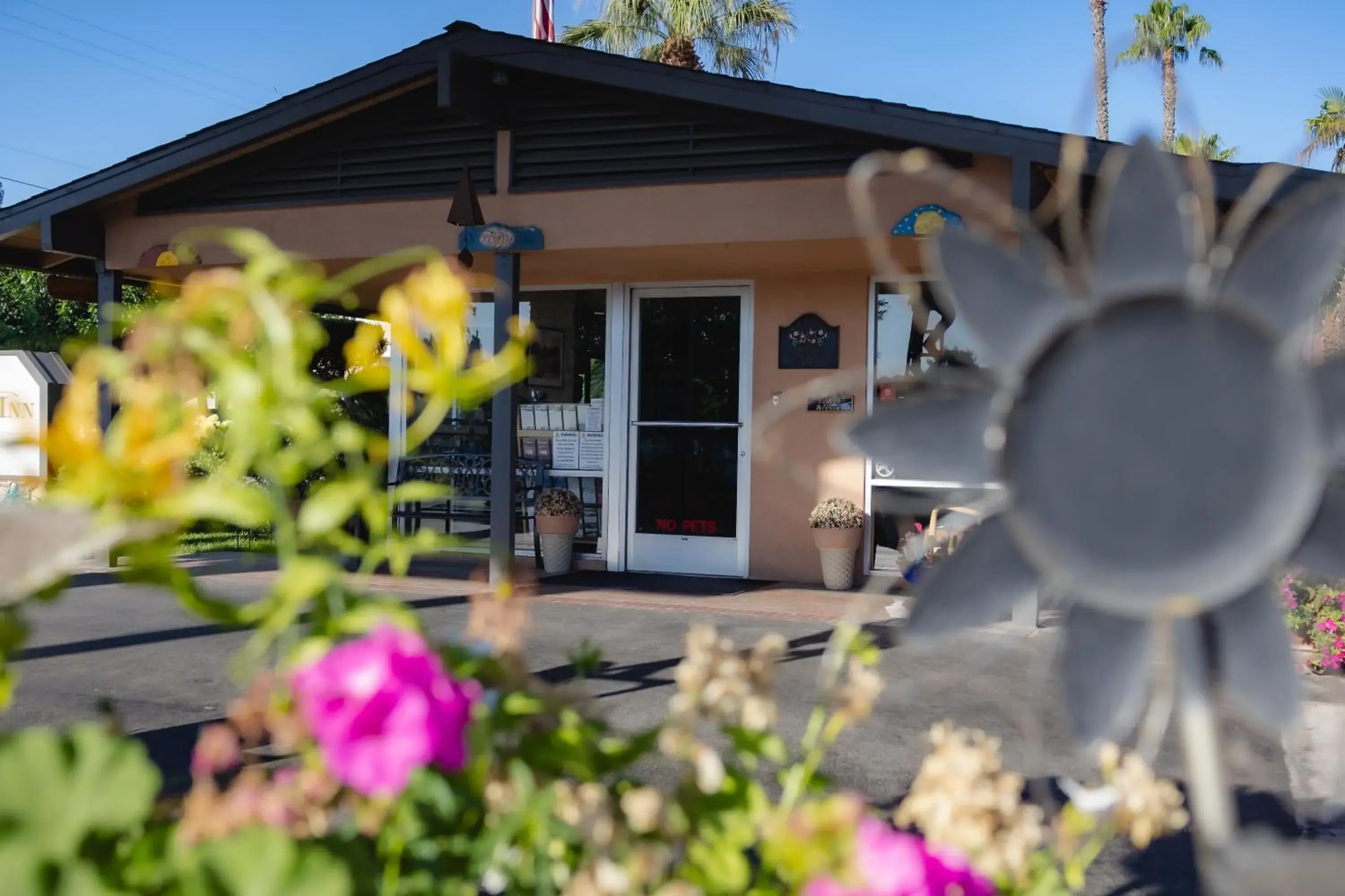 Property building in Adelaide Inn Property building in Adelaide Inn