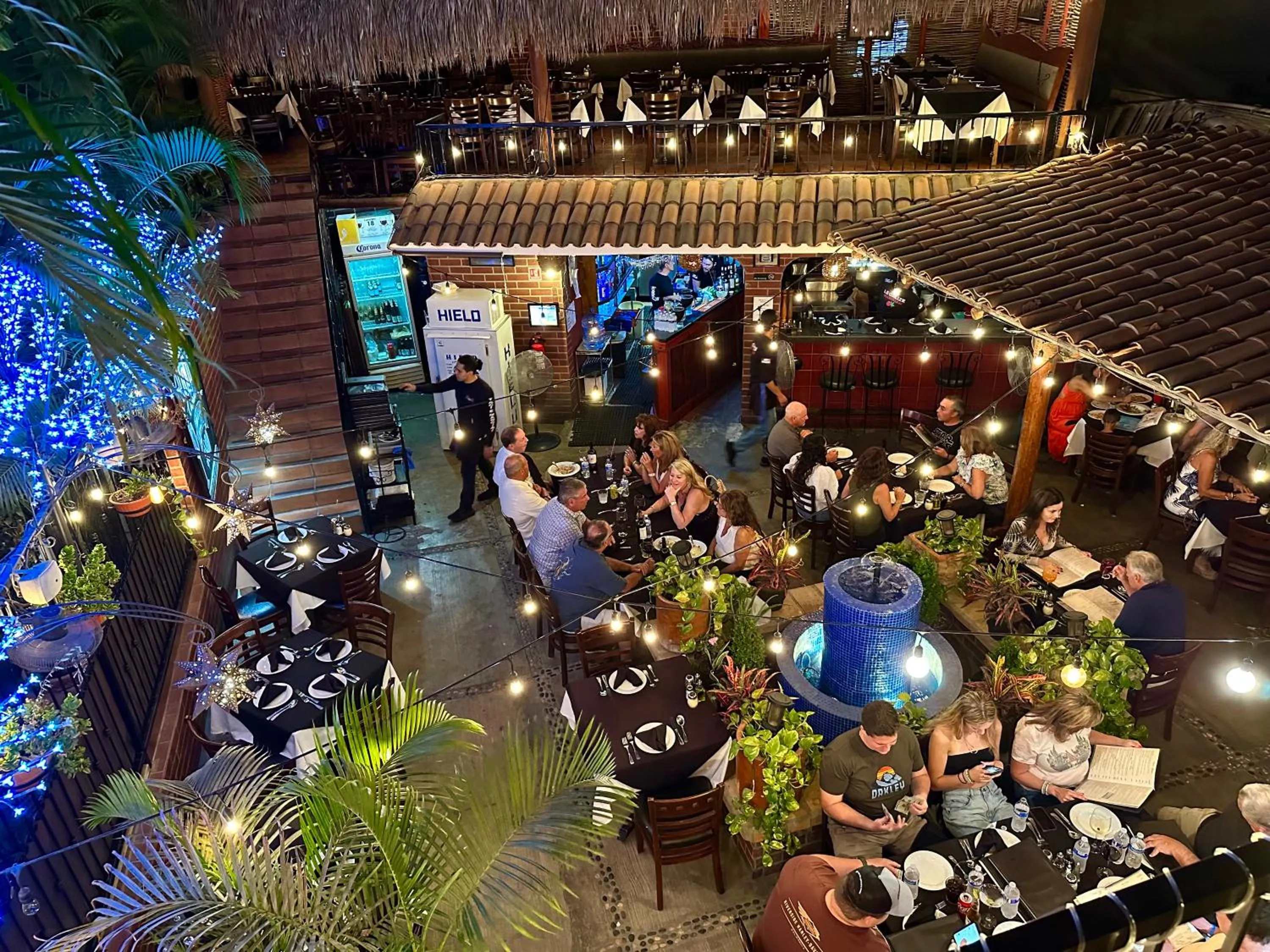 Restaurant/places to eat in Siesta Suites Boutique Hotel