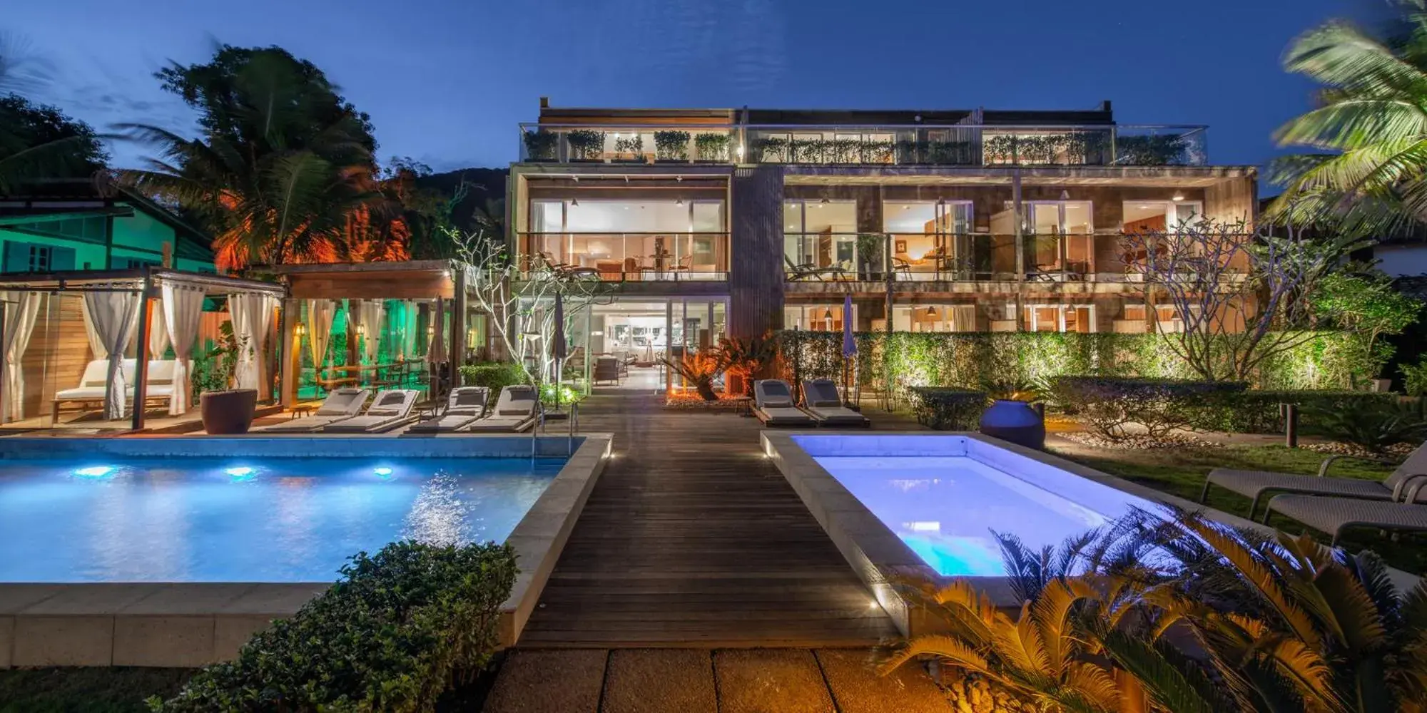 Property building in Hotel Spa Nau Royal Property building in Hotel Spa Nau Royal