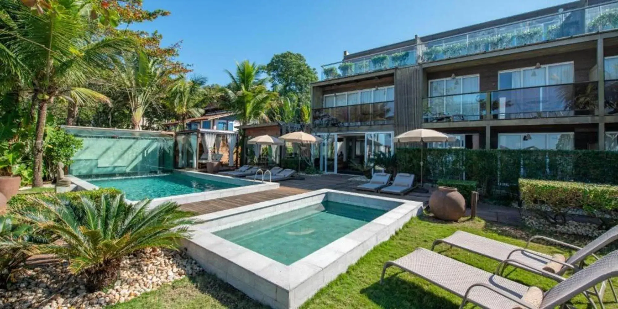 Property building in Hotel Spa Nau Royal Property building in Hotel Spa Nau Royal