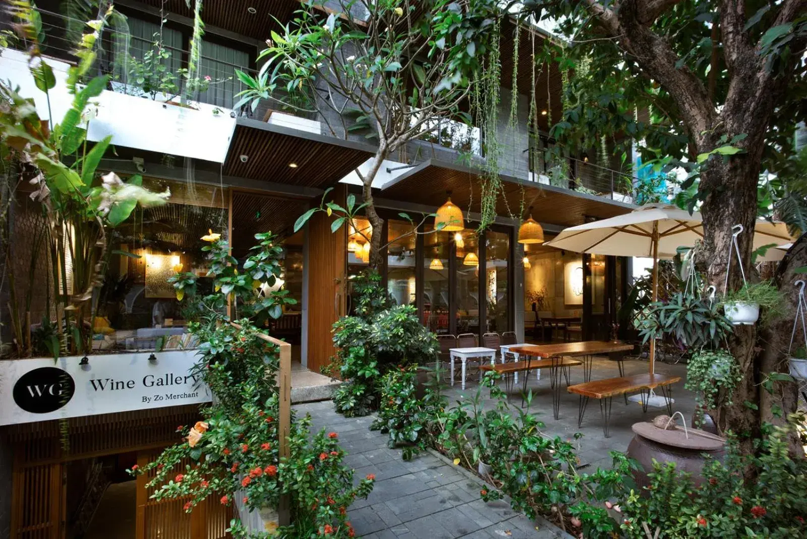 Facade/entrance in LIVIE Da Nang Style Facade/entrance in LIVIE Da Nang Style