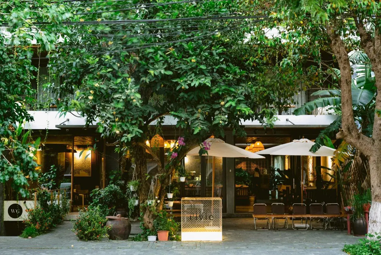 Facade/entrance in LIVIE Da Nang Style Facade/entrance in LIVIE Da Nang Style