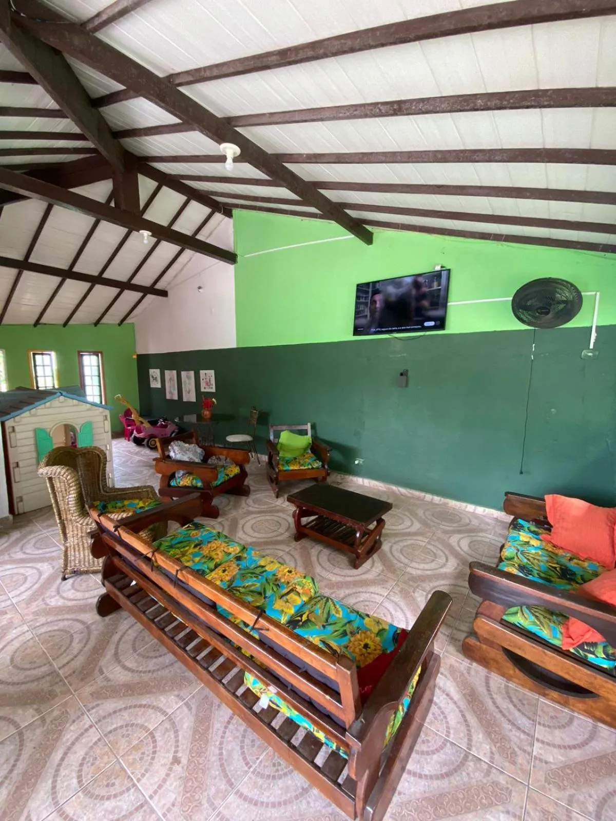 TV and multimedia in Pousada Ferradura Beach