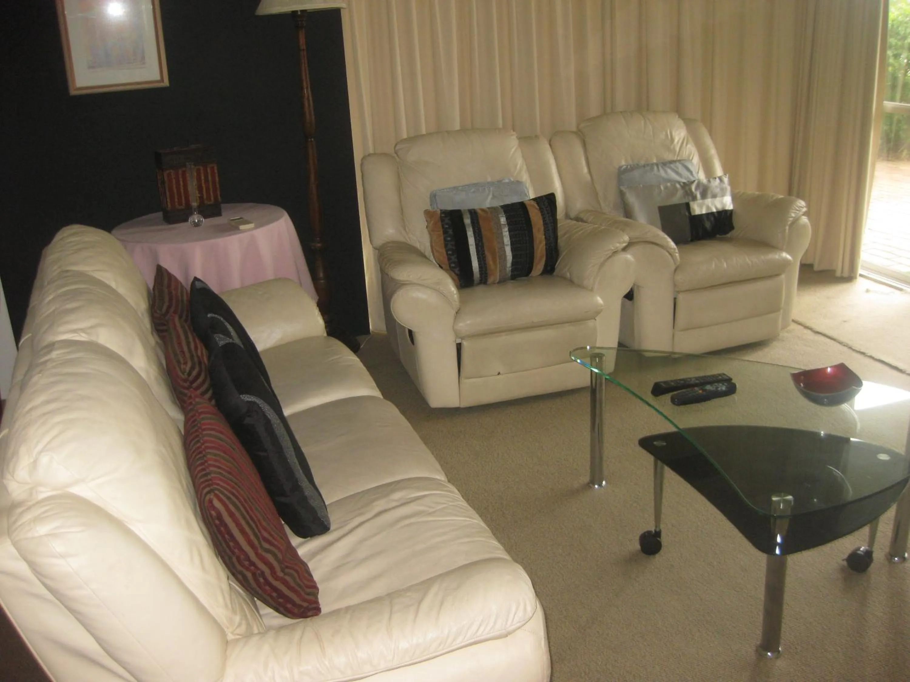 Living room in Fairthorpe Apartments