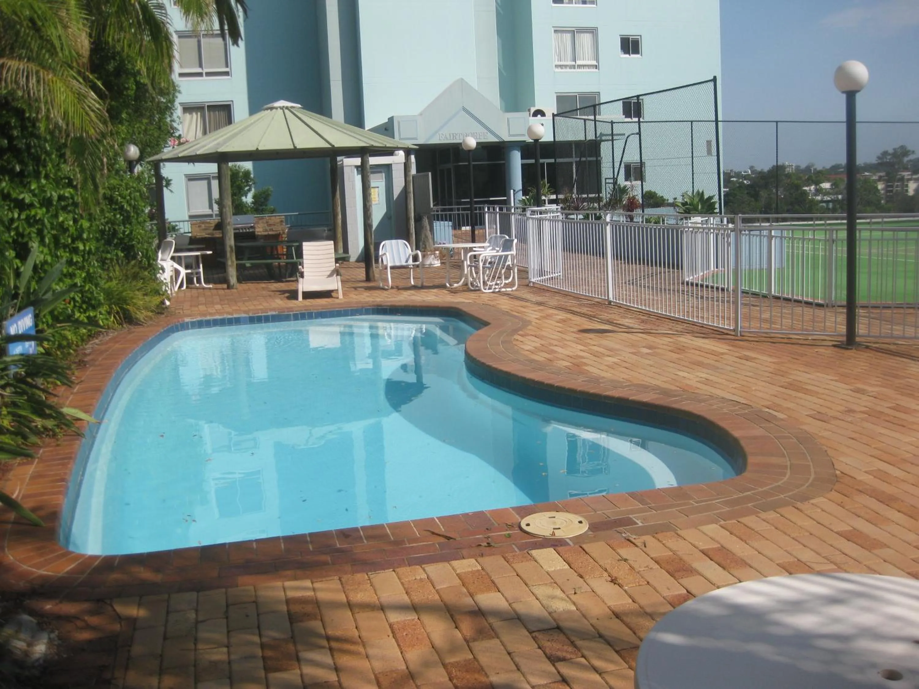 Swimming pool in Fairthorpe Apartments