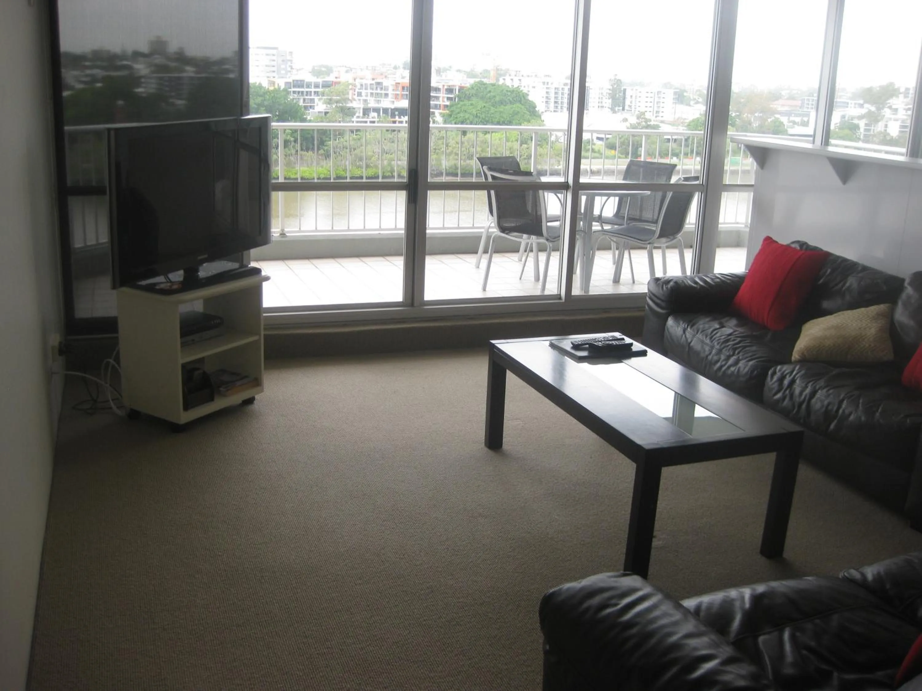 Living room in Fairthorpe Apartments