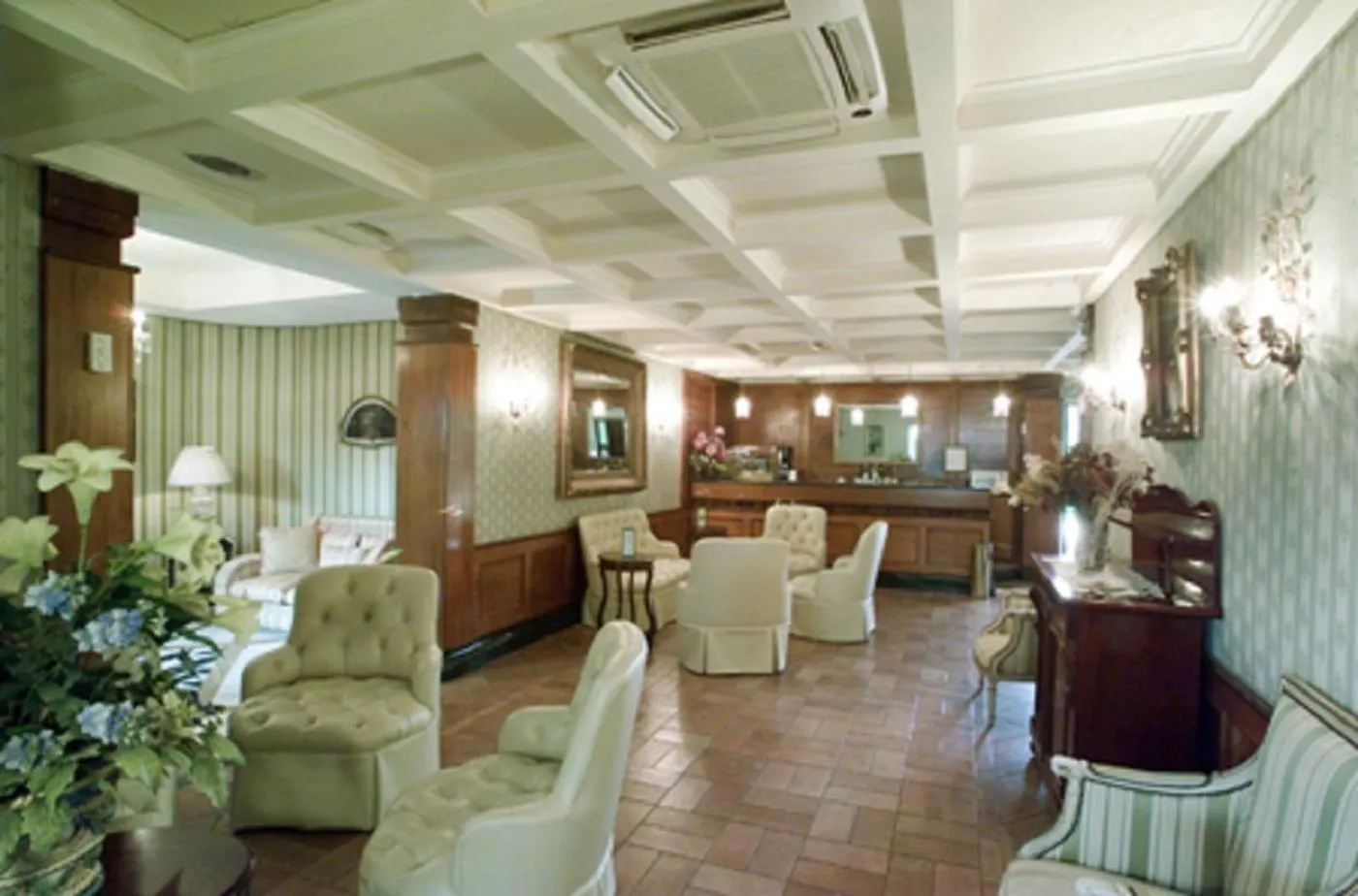 Lobby or reception in Hotel Quadrifoglio by Mancini
