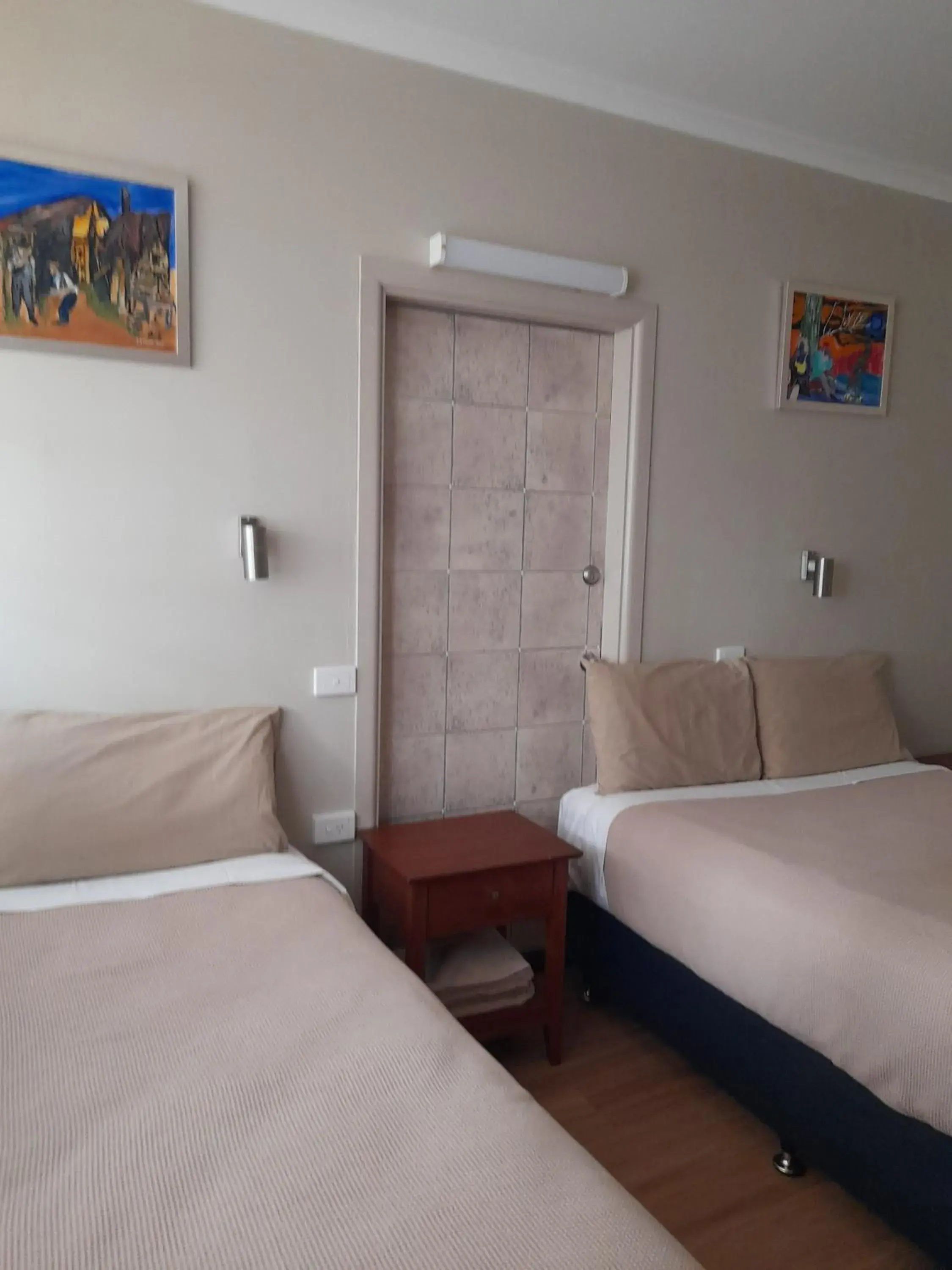 Bedroom, Bed in Aromet Motor Inn Bedroom, Bed in Aromet Motor Inn