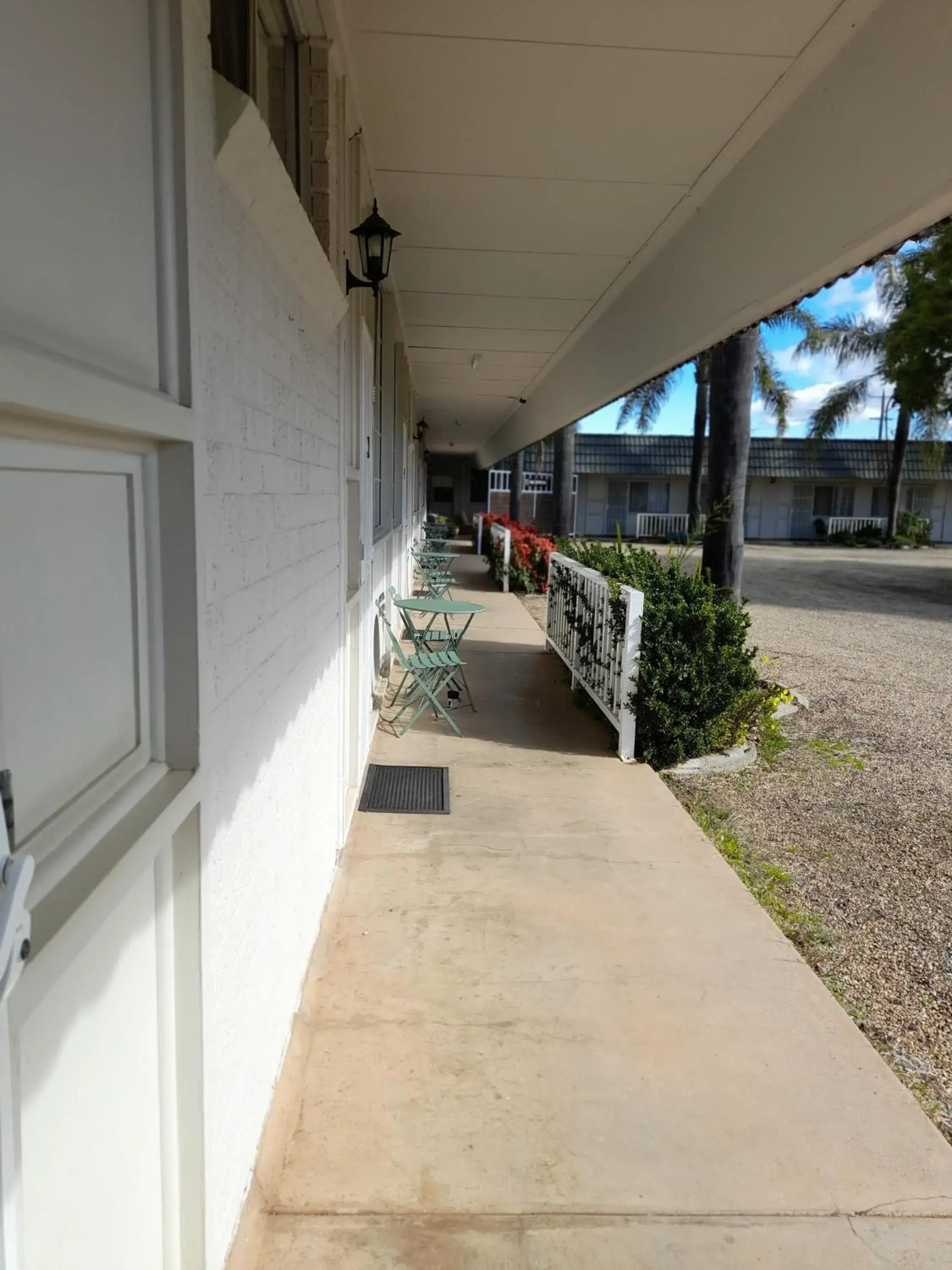 Property building in Aromet Motor Inn Property building in Aromet Motor Inn