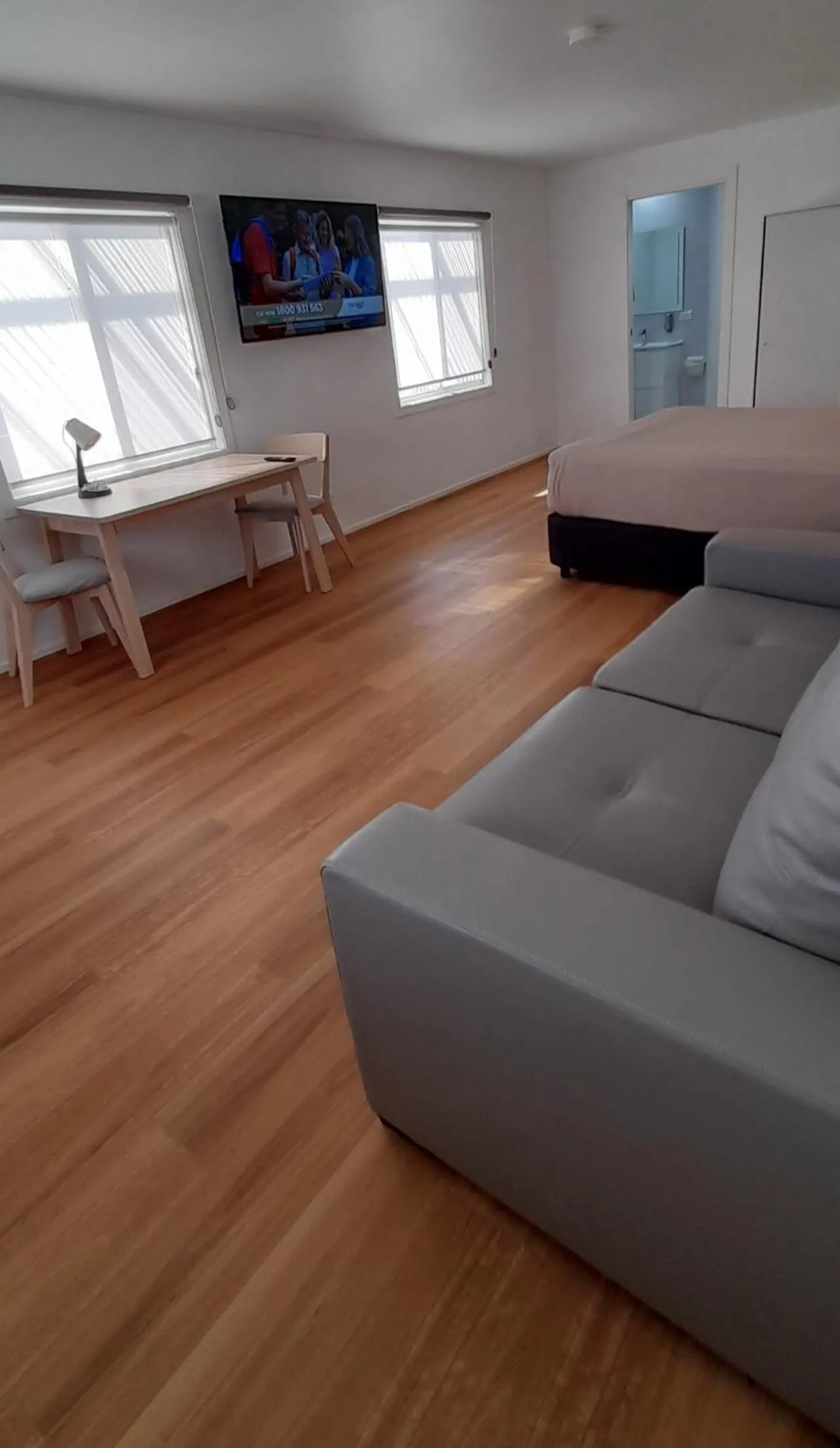 Bed in Aromet Motor Inn