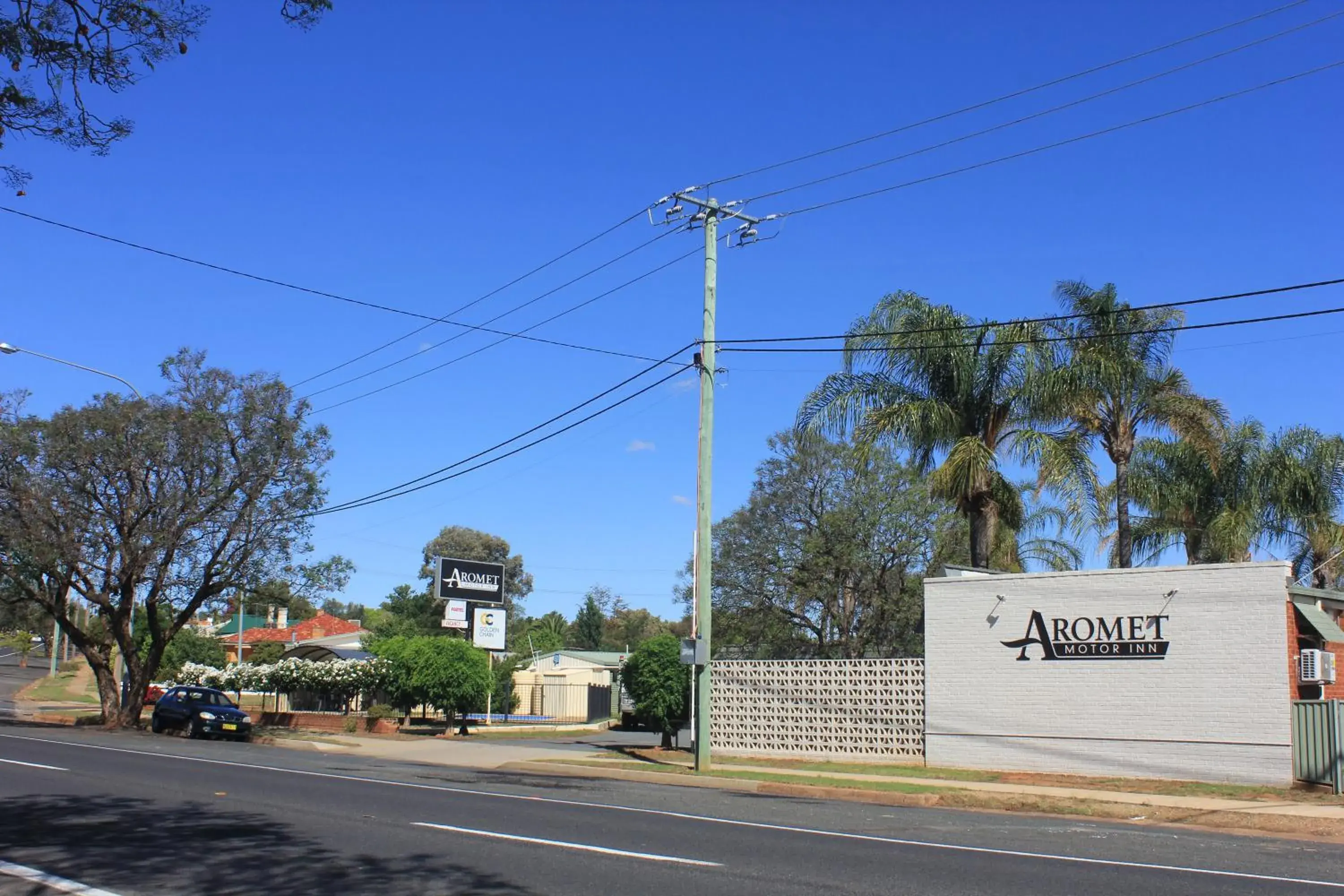 Property building in Aromet Motor Inn Property building in Aromet Motor Inn
