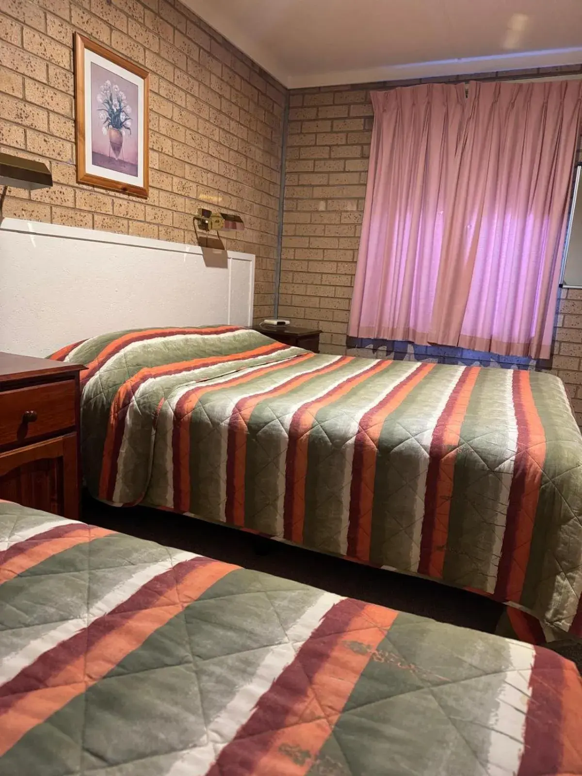 Bed in Lone Pine Motel Bed in Lone Pine Motel