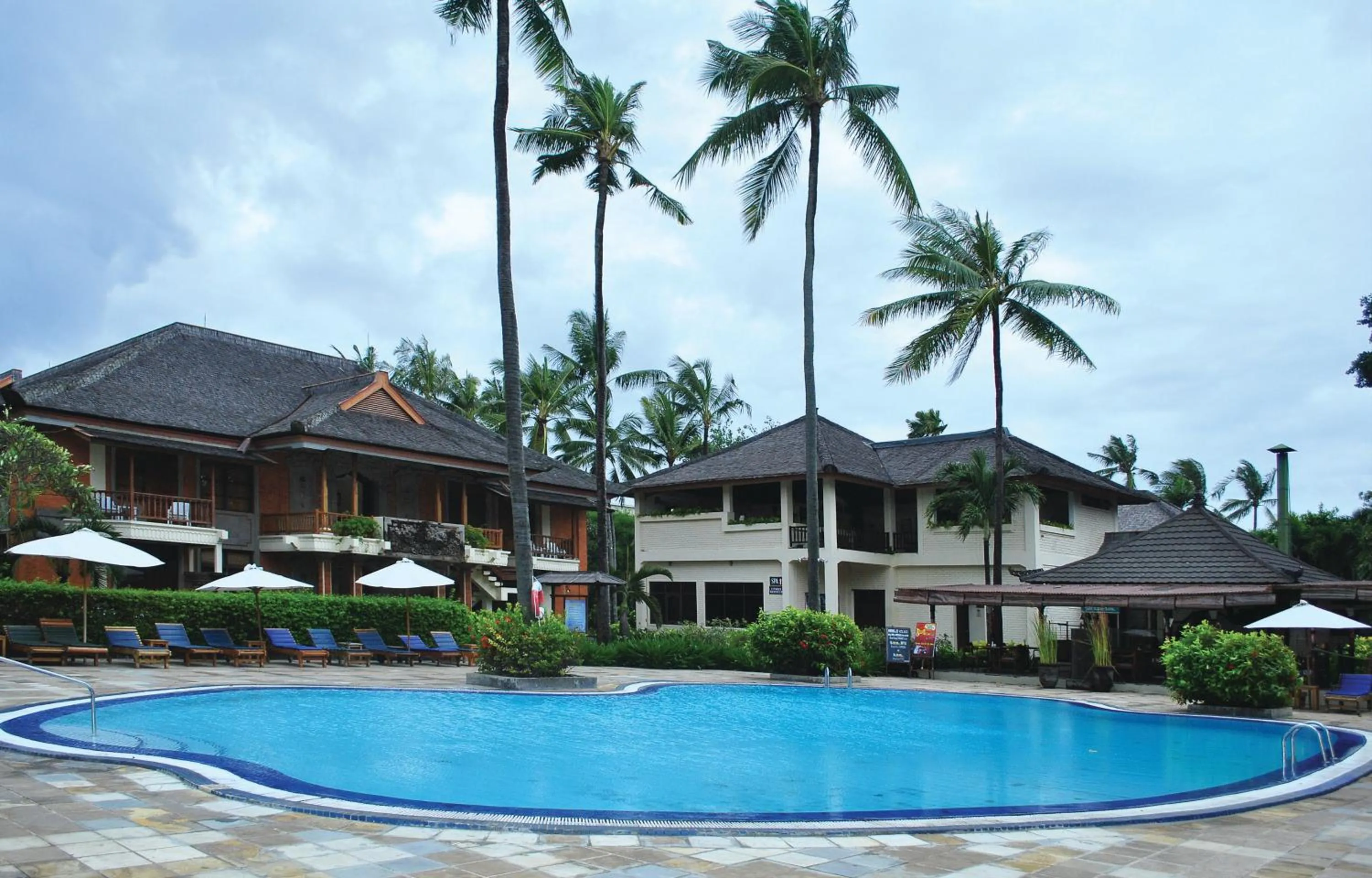 Swimming pool in The Jayakarta Bali Beach Resort