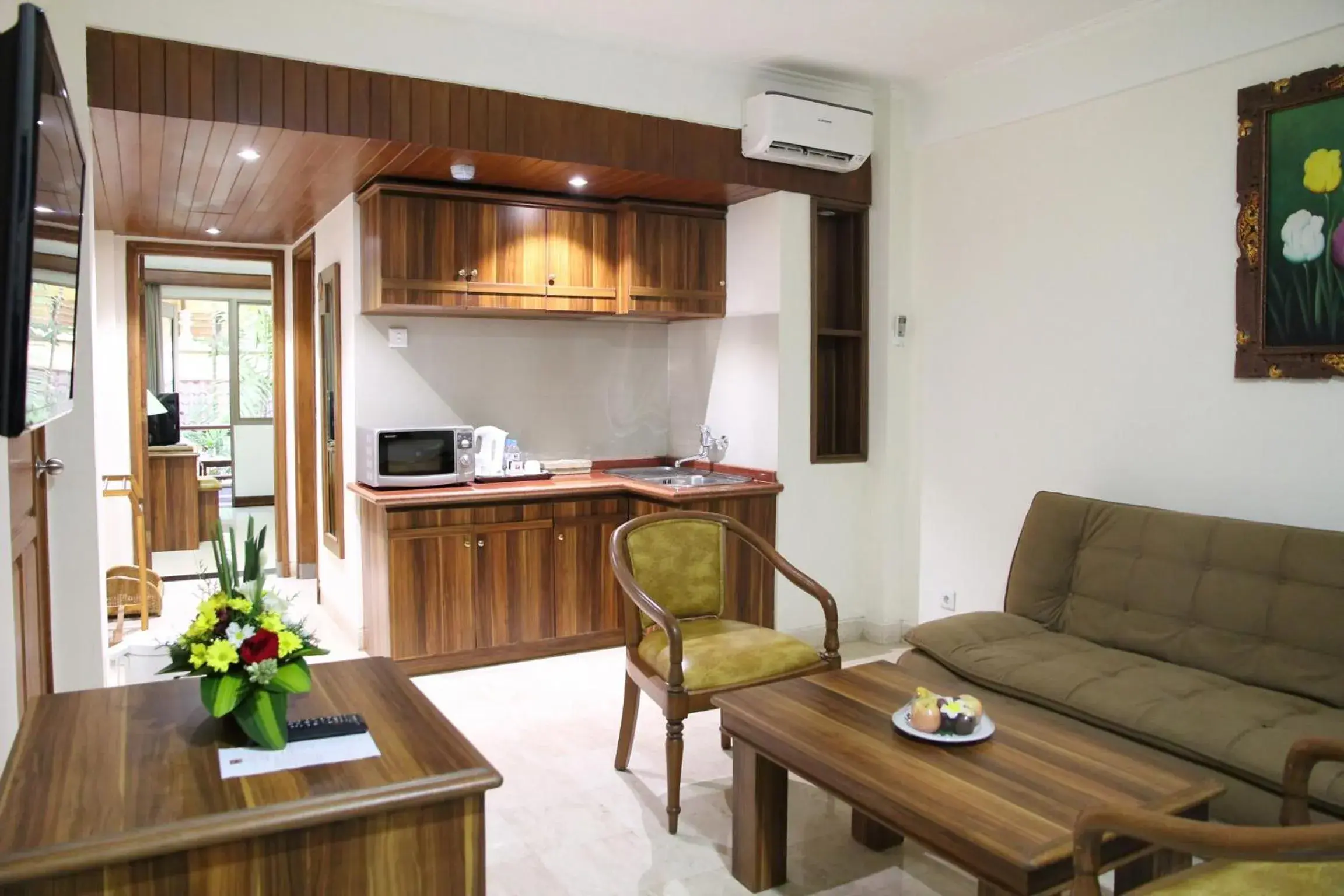 TV and multimedia, Kitchen/Kitchenette in Jayakarta Hotel Bali