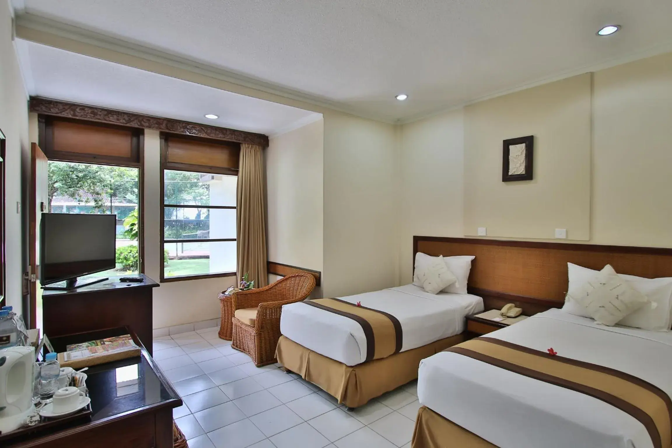 TV and multimedia, Bed in Jayakarta Hotel Bali