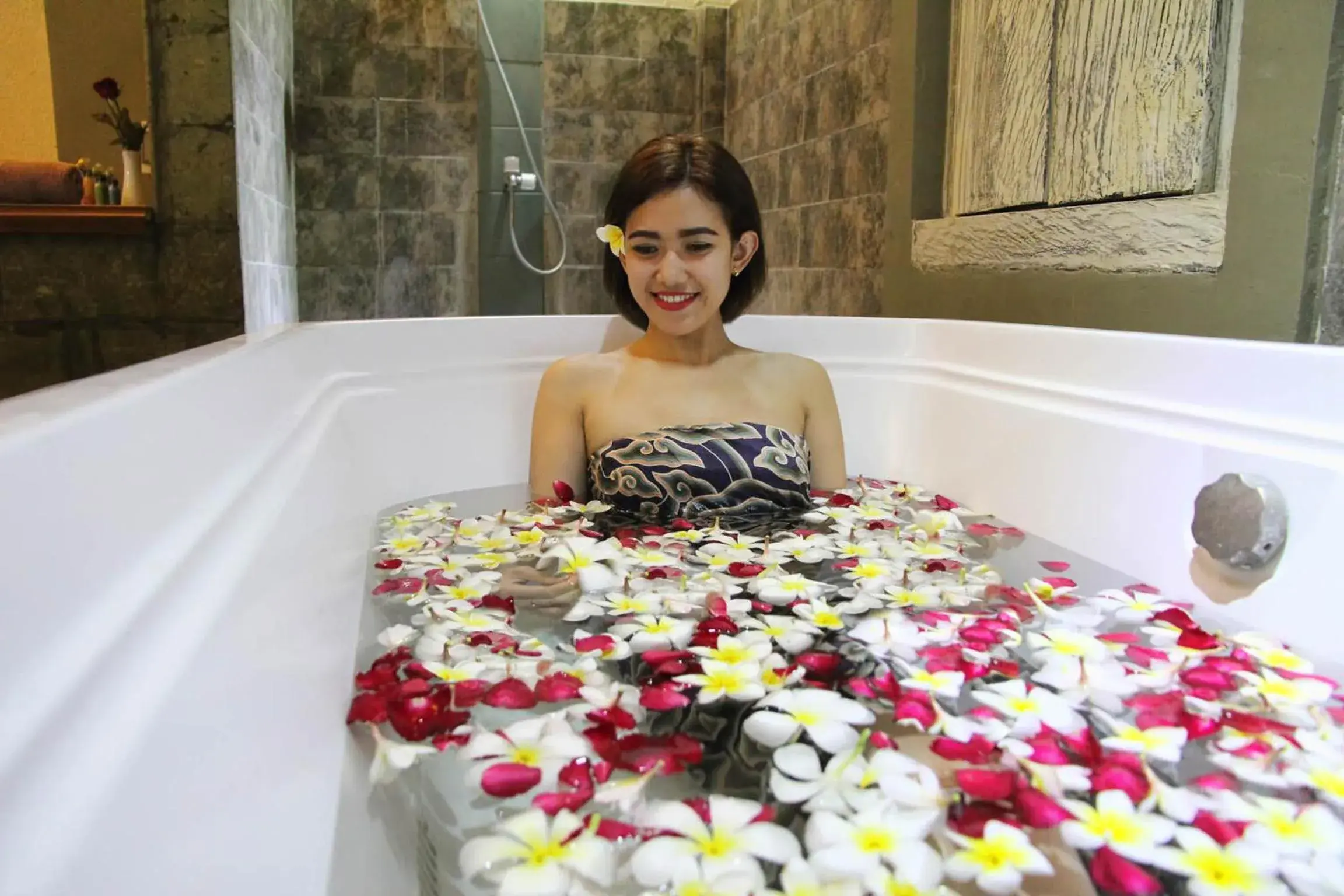 Hot Tub in Jayakarta Hotel Bali