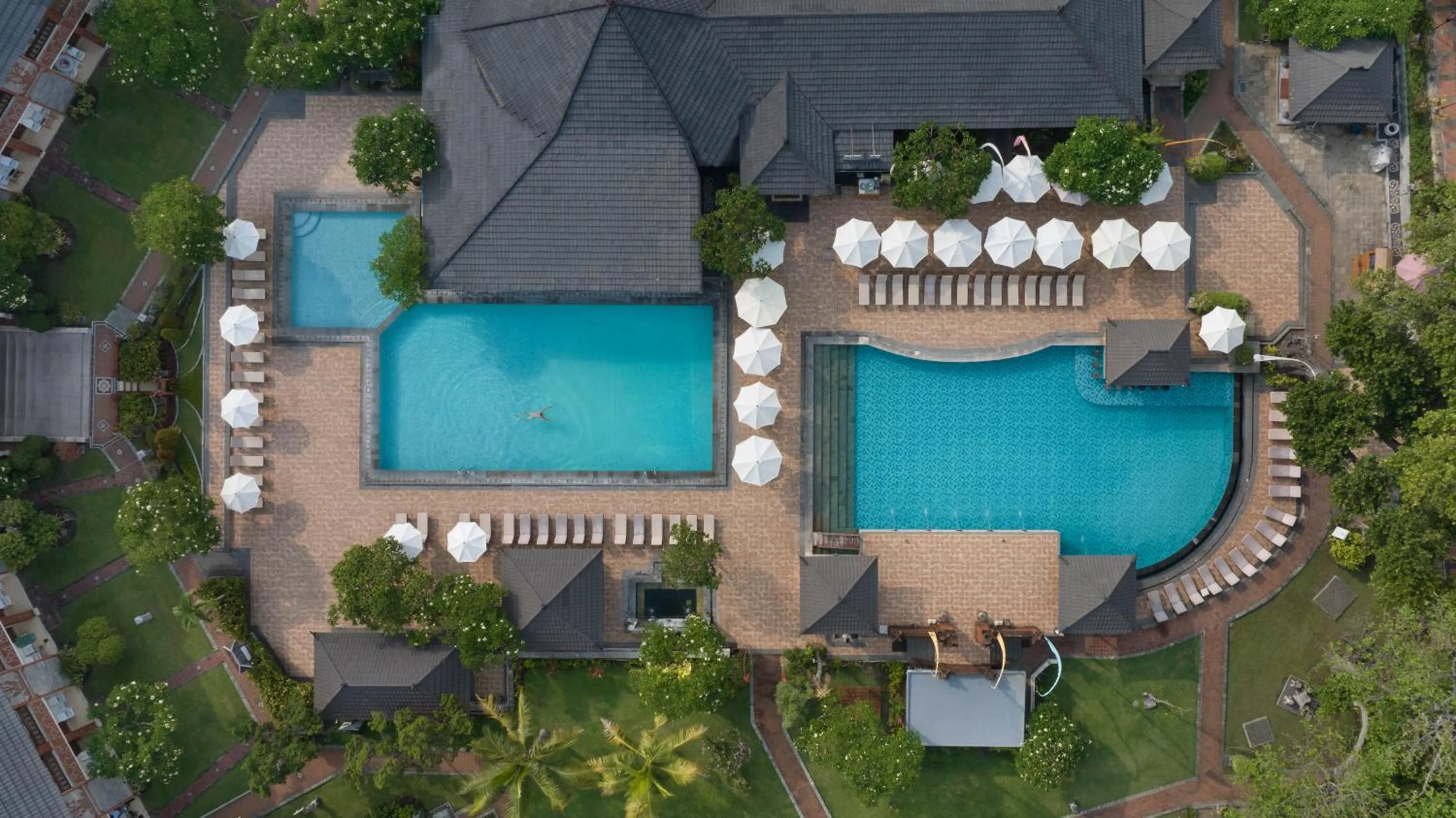 Swimming pool in The Jayakarta Bali Beach Resort