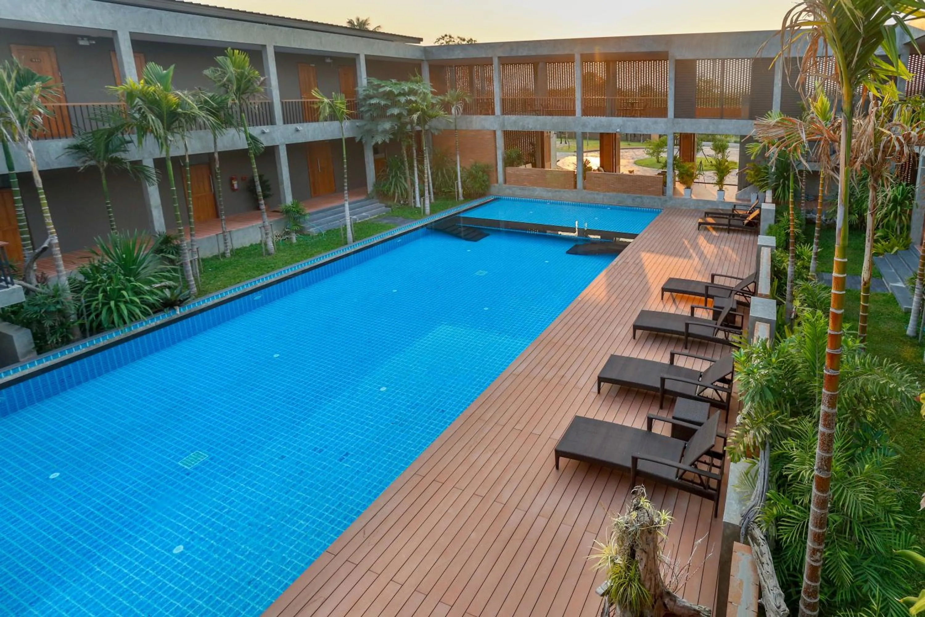 Swimming pool in Sansuntree