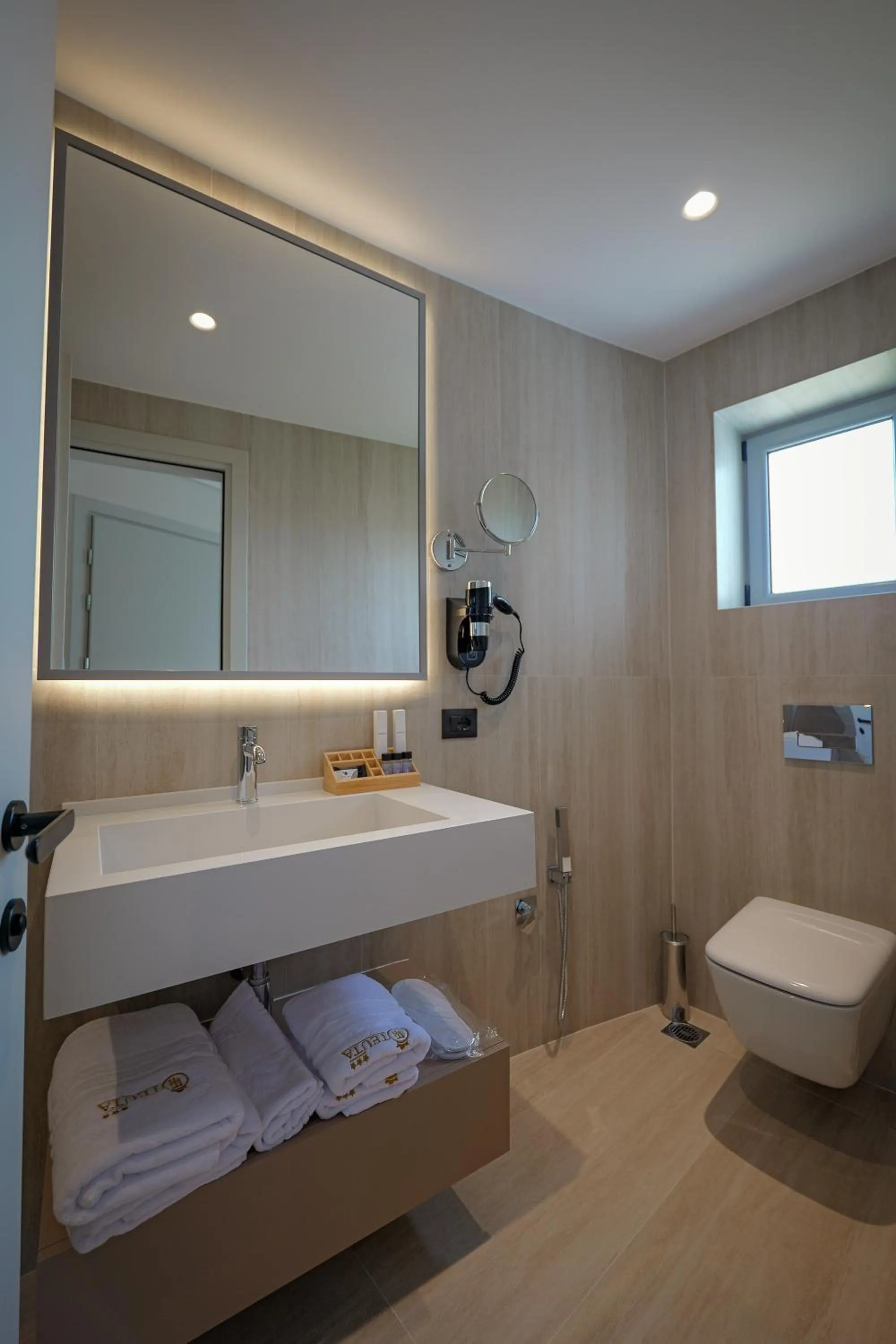 Bathroom in Hotel Teuta