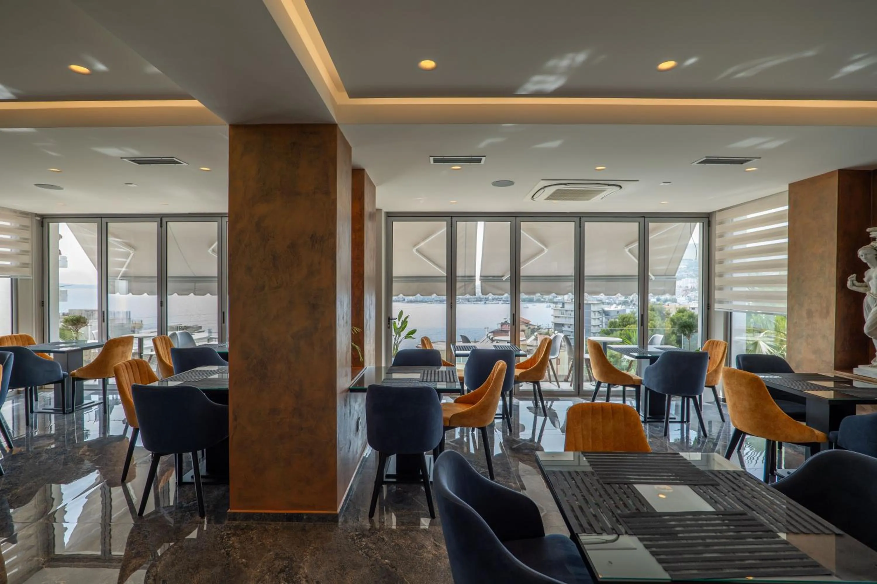 Restaurant/places to eat in Hotel Teuta