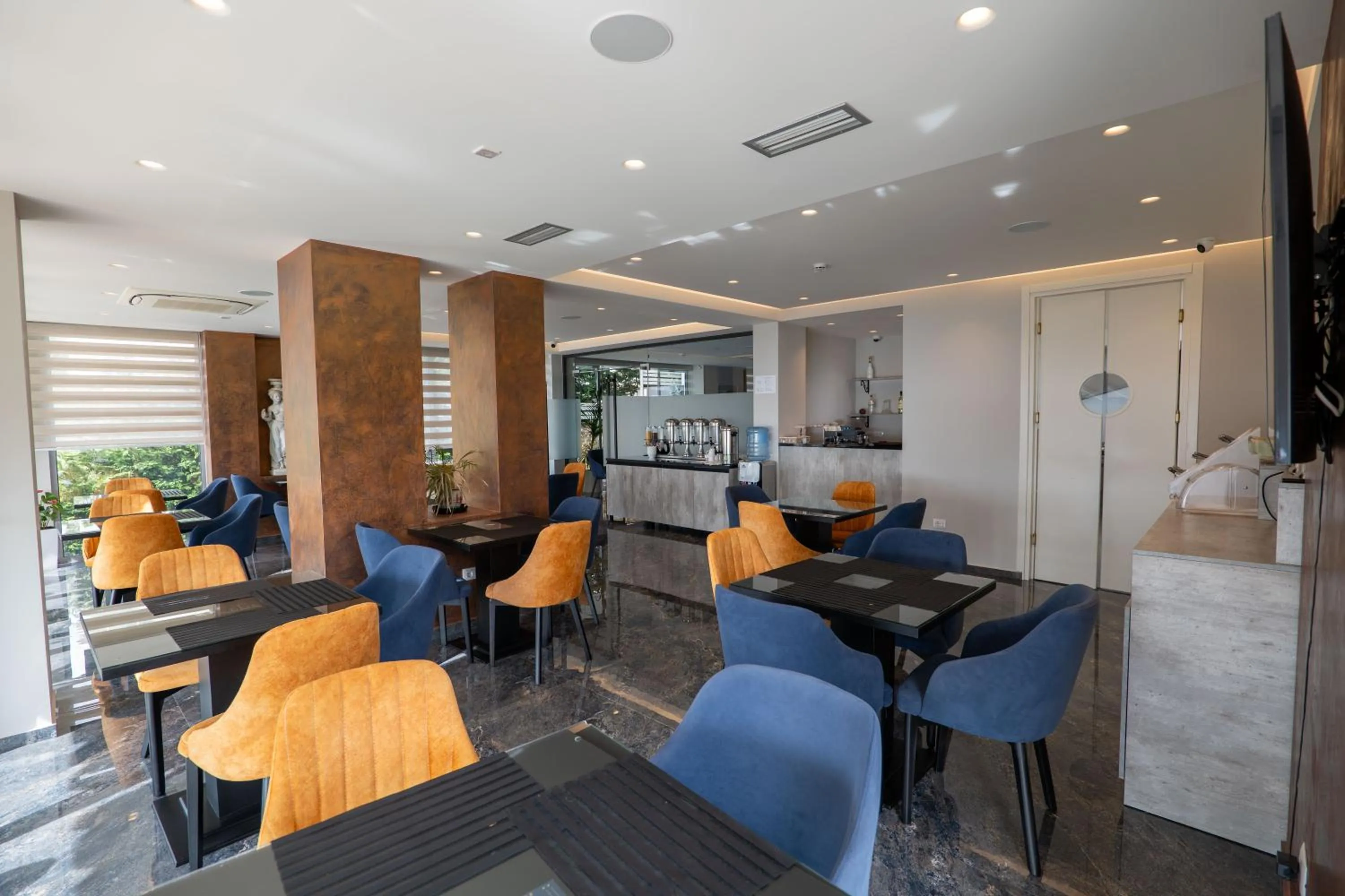 Lounge or bar in Hotel Teuta