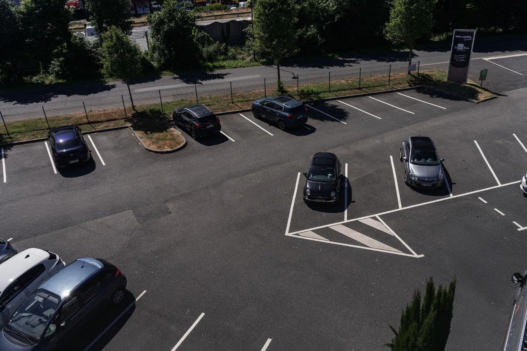 Parking in BRIT HOTEL - RESTAURANT Saint-Brieuc Langueux